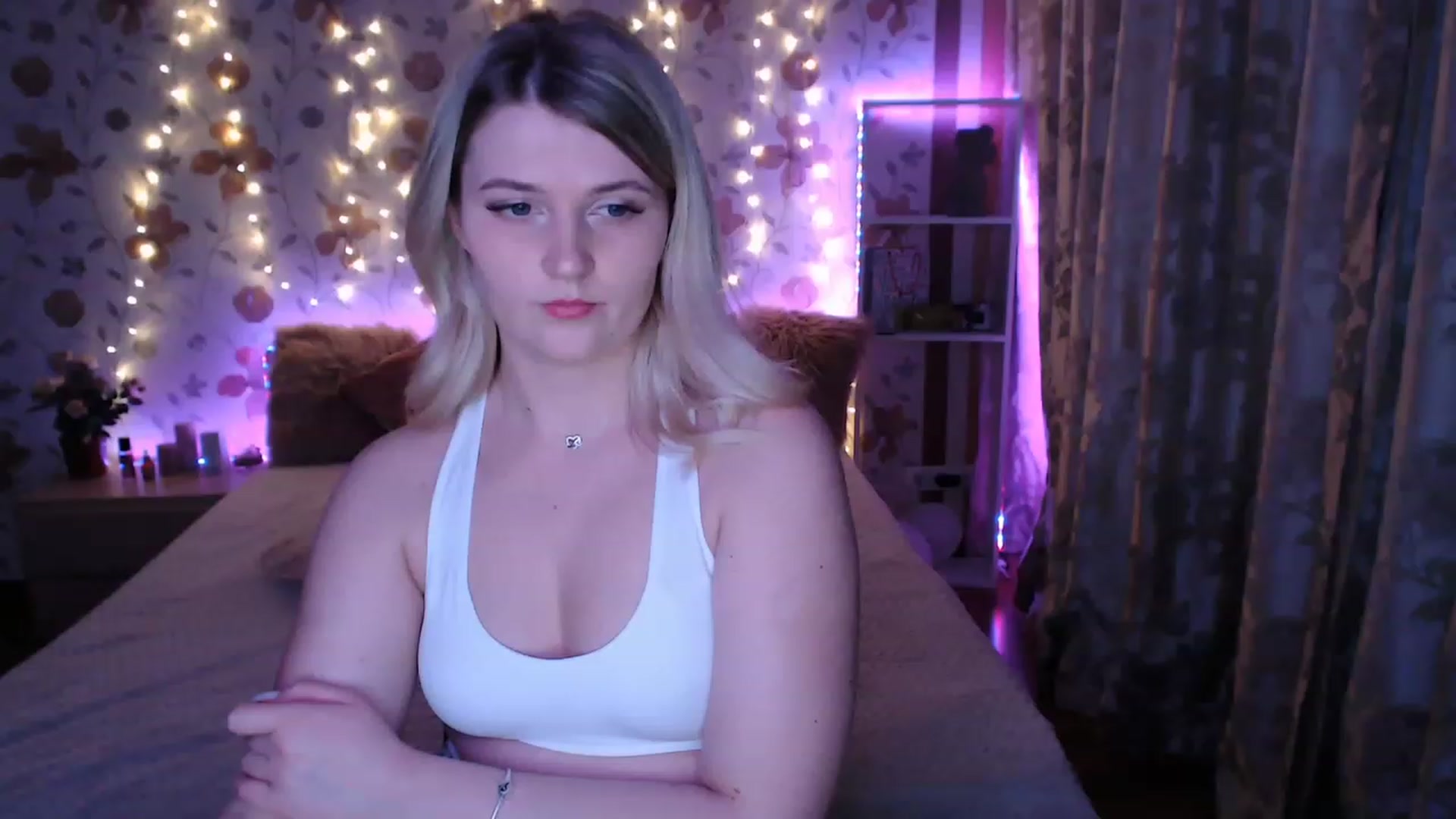 Gallery image thumbnail from Nice_Ass007's myfreecams stream on, 05/17/2023, 02:55 image 3 of 20