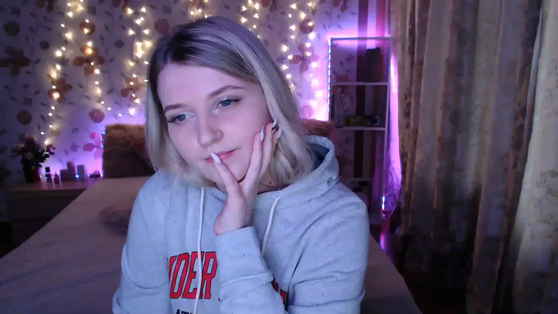 Gallery image thumbnail from Nice_Ass007's myfreecams stream on, 05/17/2023, 02:55 image 15 of 20