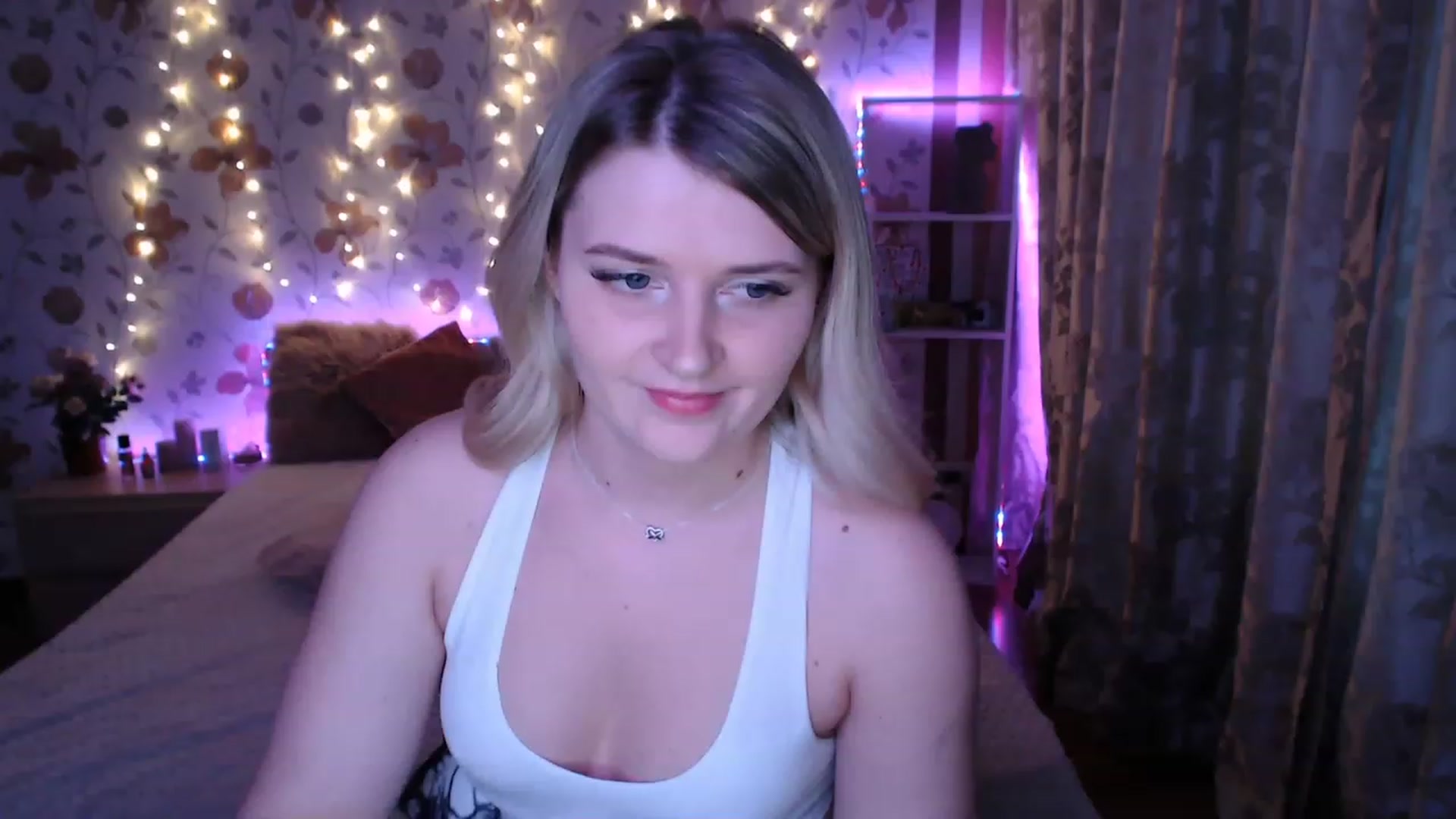 Gallery image thumbnail from Nice_Ass007's myfreecams stream on, 05/17/2023, 02:55 image 7 of 20