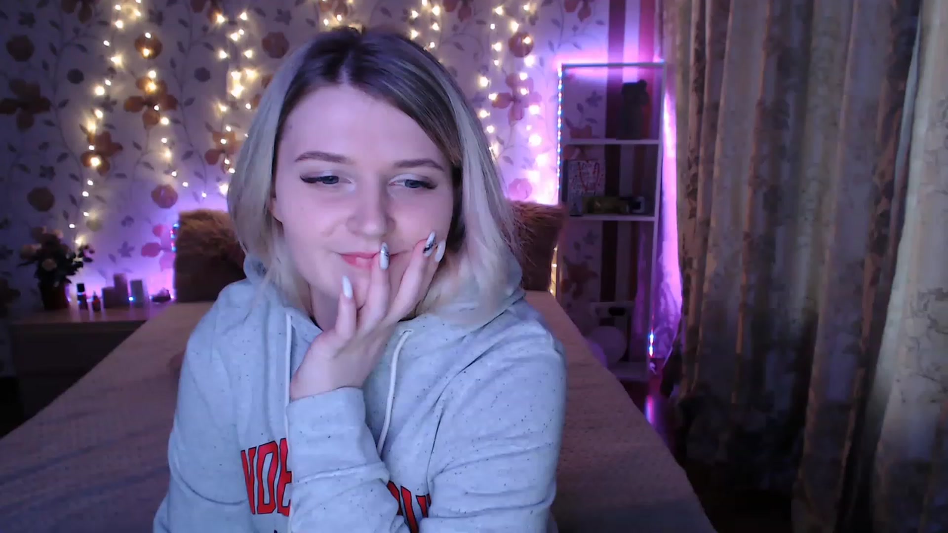 Gallery image thumbnail from Nice_Ass007's myfreecams stream on, 05/17/2023, 02:55 image 14 of 20