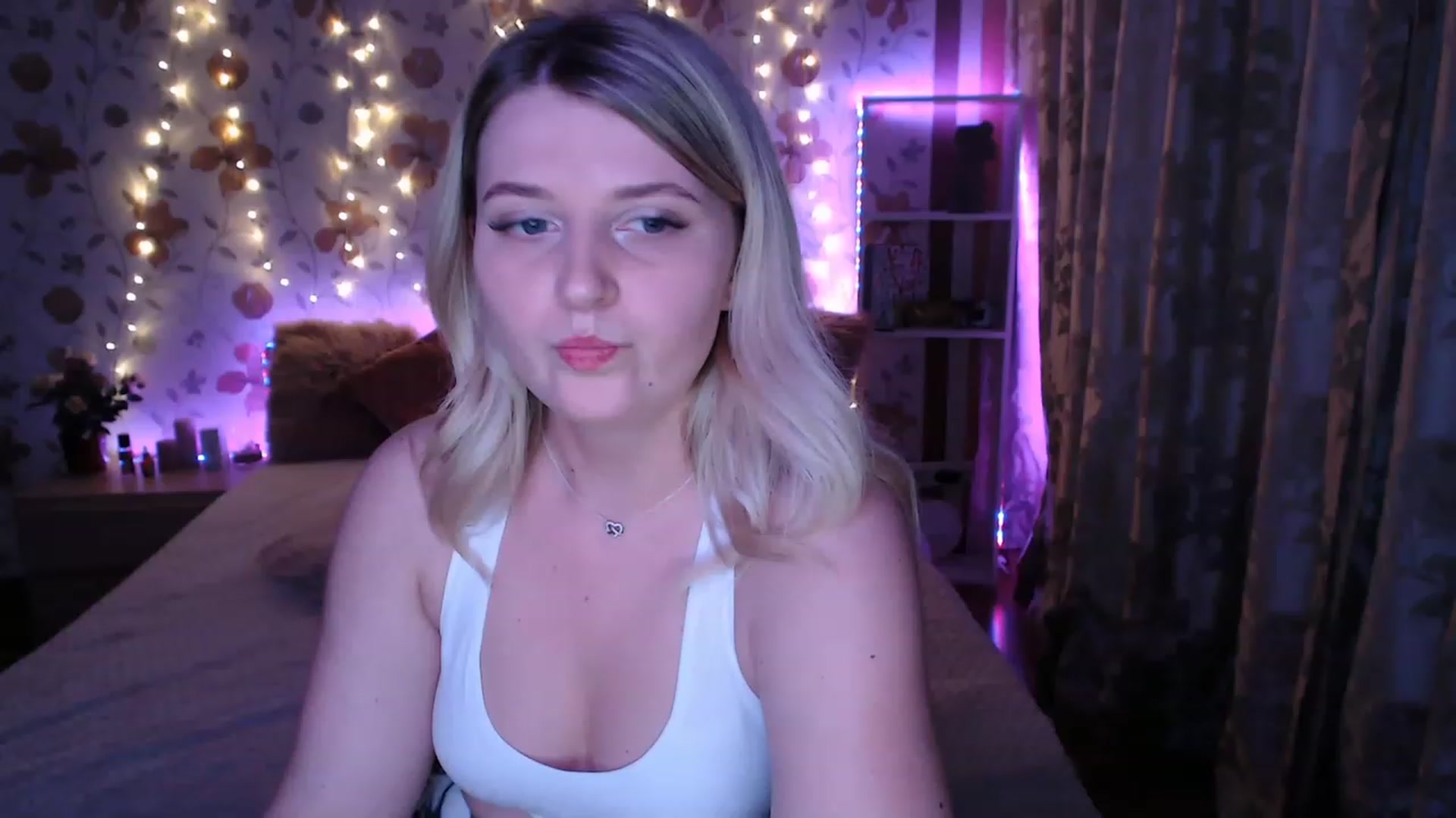 Gallery image thumbnail from Nice_Ass007's myfreecams stream on, 05/17/2023, 02:55 image 1 of 20