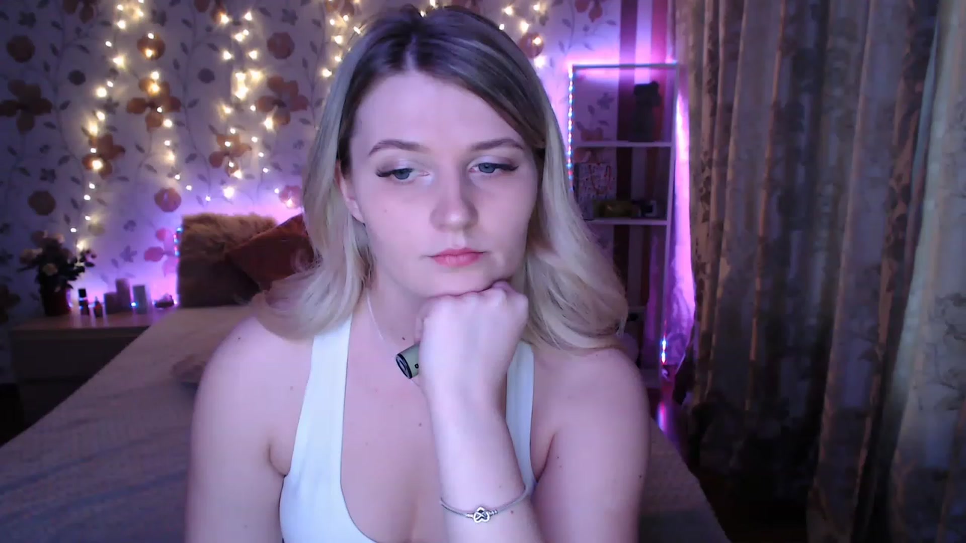 Gallery image thumbnail from Nice_Ass007's myfreecams stream on, 05/17/2023, 02:55 image 11 of 20