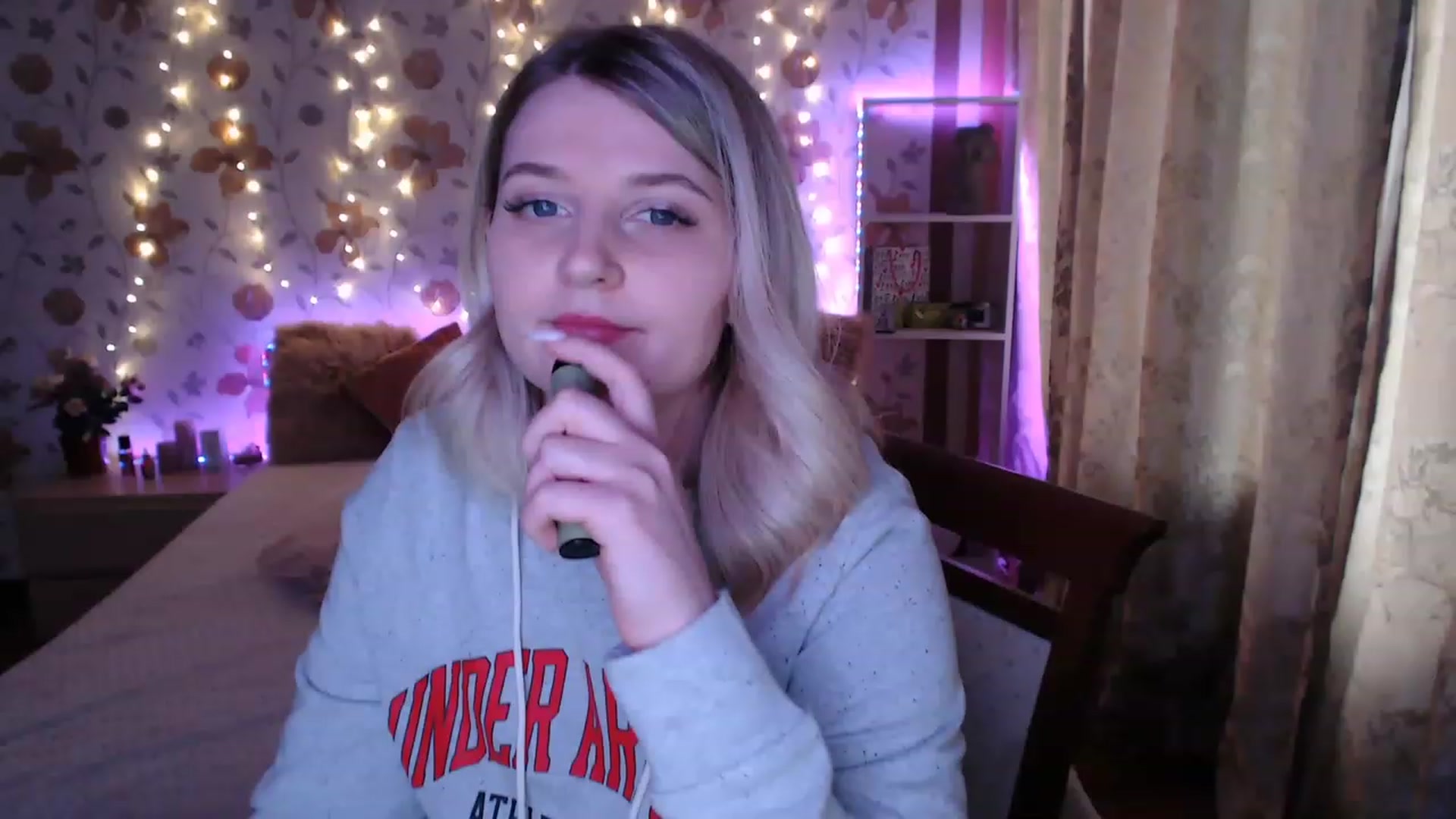 Gallery image thumbnail from Nice_Ass007's myfreecams stream on, 05/17/2023, 03:26 image 14 of 20