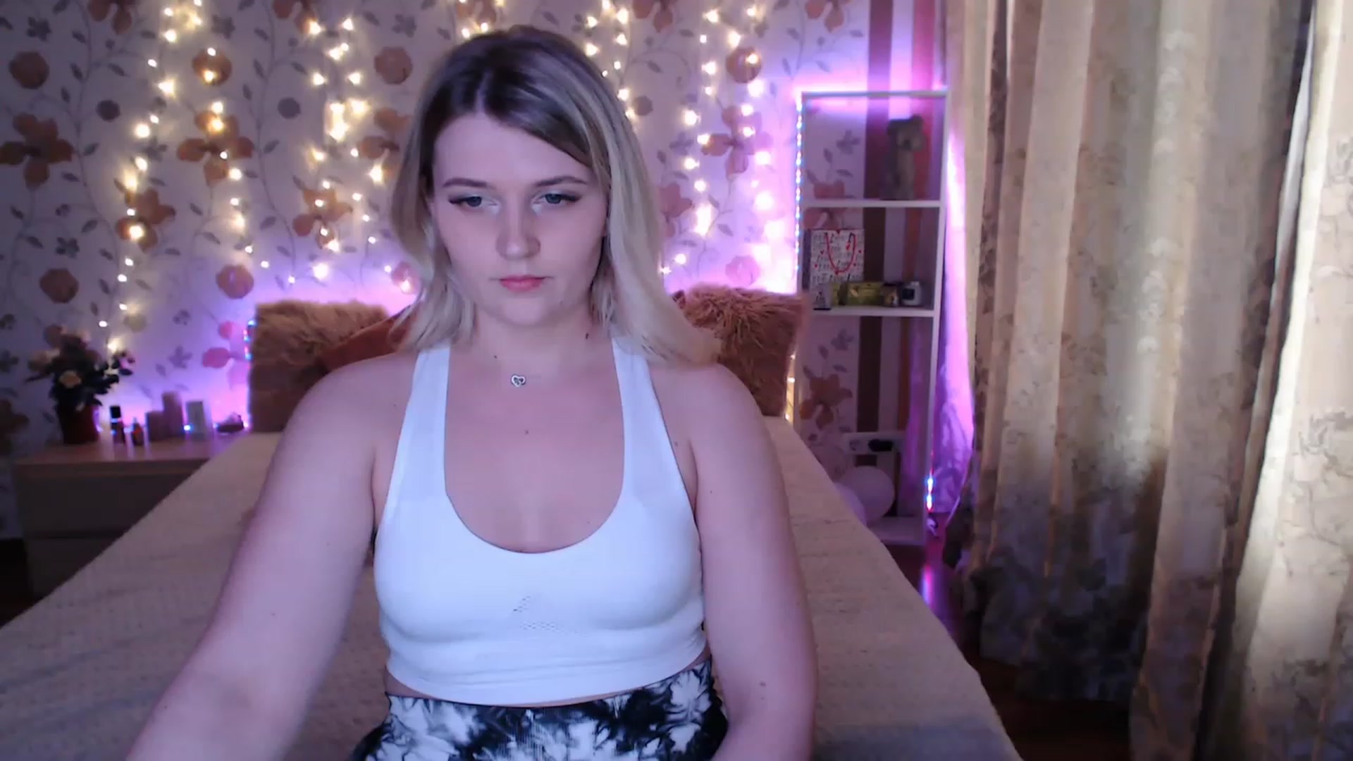 Gallery image thumbnail from Nice_Ass007's myfreecams stream on, 05/17/2023, 03:26 image 19 of 20