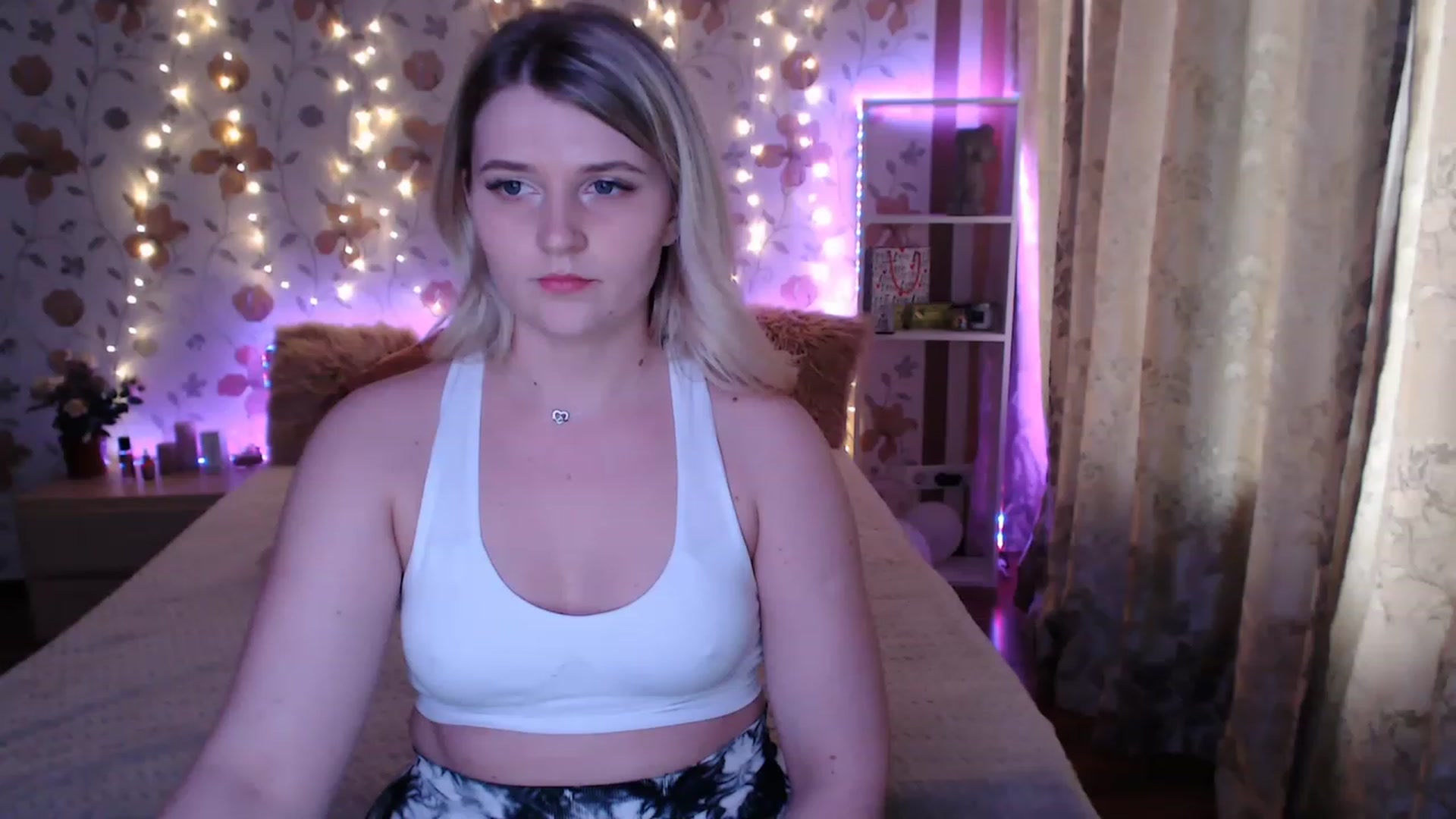 Gallery image thumbnail from Nice_Ass007's myfreecams stream on, 05/17/2023, 03:26 image 18 of 20