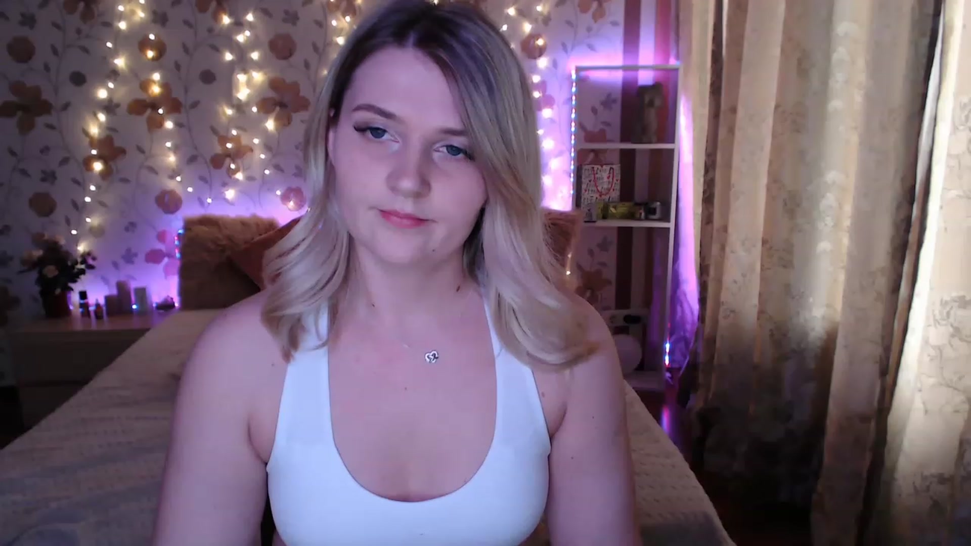 Gallery image thumbnail from Nice_Ass007's myfreecams stream on, 05/17/2023, 04:47 image 3 of 20