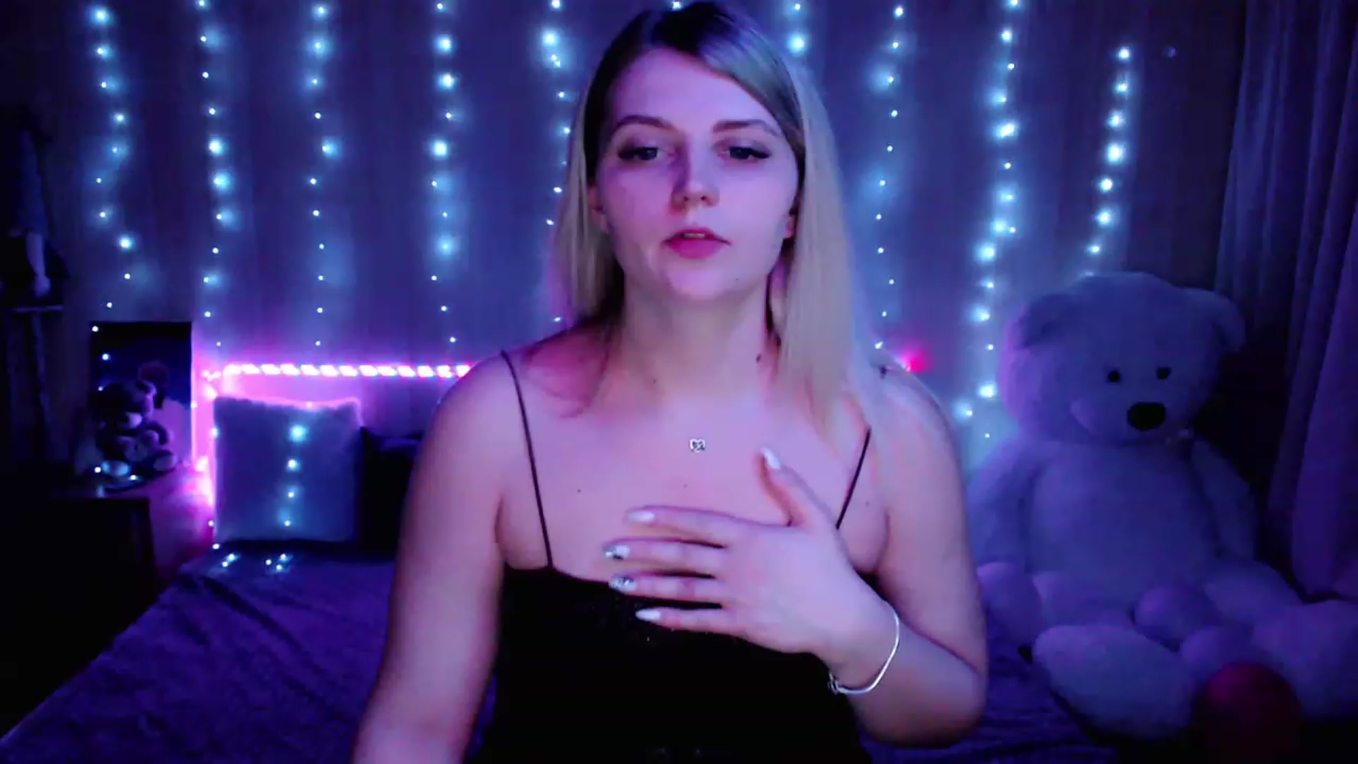Gallery image thumbnail from Nice_Ass007's myfreecams stream on, 05/17/2023, 20:27 image 16 of 20