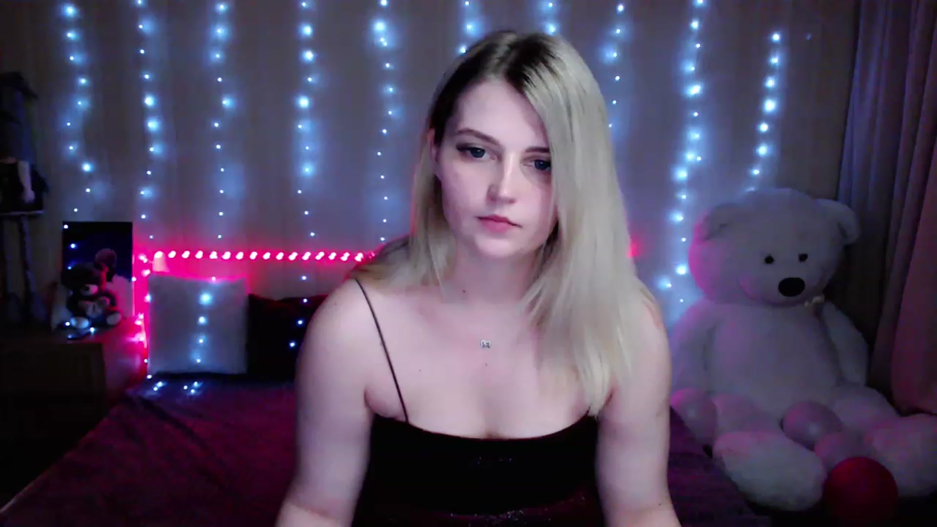 Gallery image thumbnail from Nice_Ass007's myfreecams stream on, 05/17/2023, 20:27 image 3 of 20