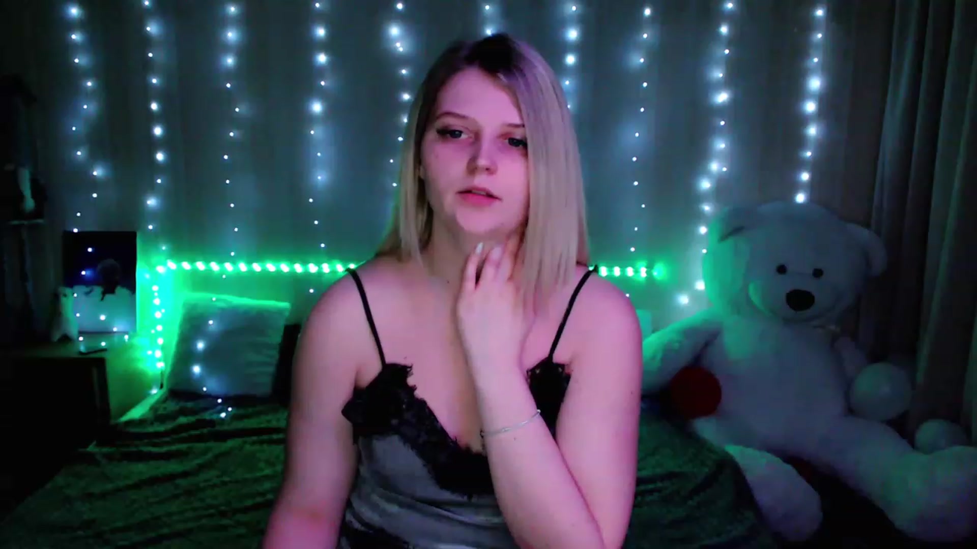 Gallery image thumbnail from Nice_Ass007's myfreecams stream on, 05/20/2023, 22:09 image 14 of 20