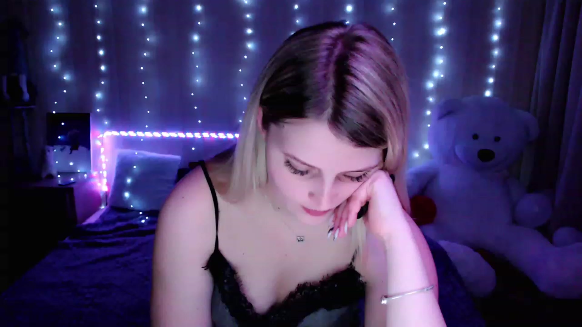 Gallery image thumbnail from Nice_Ass007's myfreecams stream on, 05/21/2023, 01:13 image 1 of 20