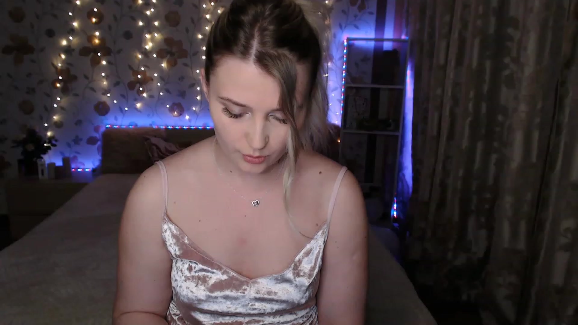 Gallery image thumbnail from Nice_Ass007's myfreecams stream on, 05/22/2023, 21:42 image 8 of 20