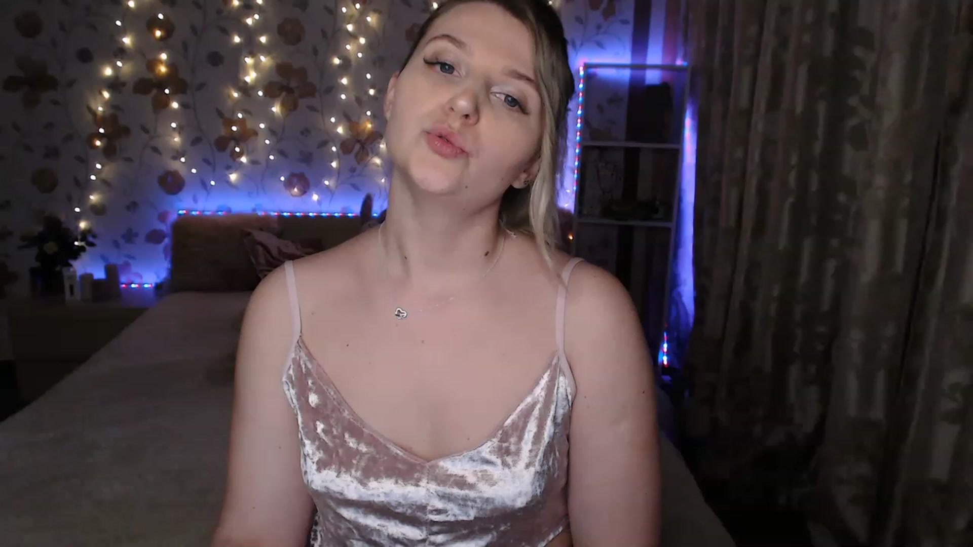 Gallery image thumbnail from Nice_Ass007's myfreecams stream on, 05/22/2023, 21:58 image 5 of 20