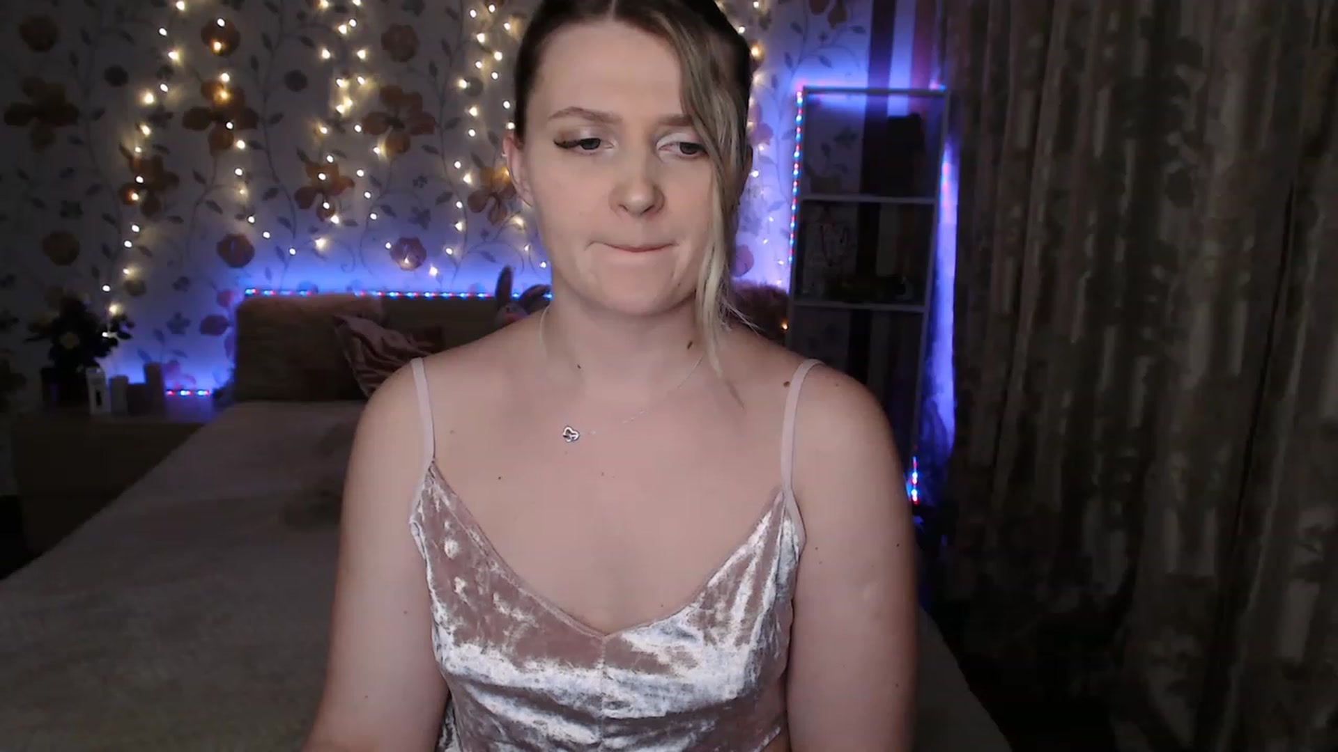 Gallery image thumbnail from Nice_Ass007's myfreecams stream on, 05/22/2023, 21:58 image 4 of 20