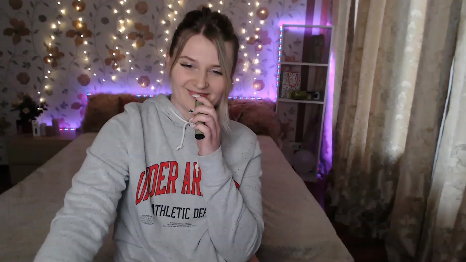 Gallery image thumbnail from Nice_Ass007's myfreecams stream on, 05/23/2023, 04:30 image 4 of 20