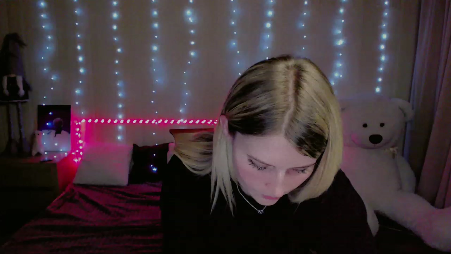 Gallery image thumbnail from Nice_Ass007's myfreecams stream on, 05/24/2023, 02:32 image 2 of 20