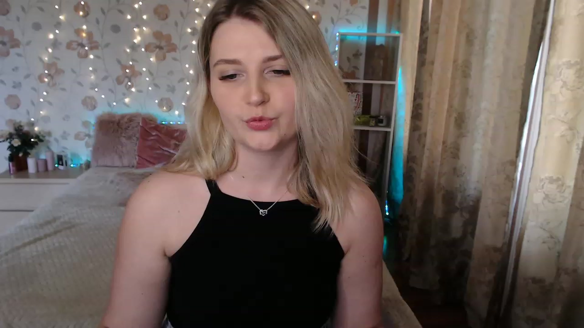 Gallery image thumbnail from Nice_Ass007's myfreecams stream on, 05/25/2023, 15:10 image 18 of 20