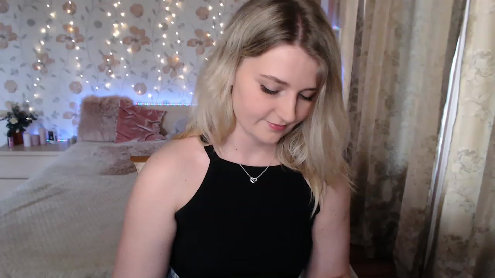 Gallery image thumbnail from Nice_Ass007's myfreecams stream on, 05/25/2023, 15:10 image 7 of 20