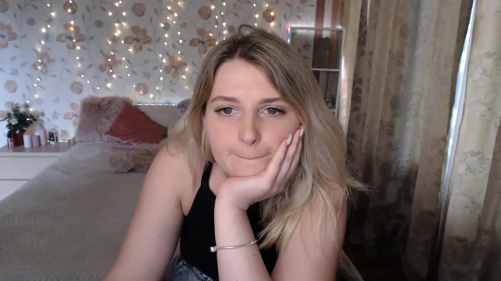 Gallery image thumbnail from Nice_Ass007's myfreecams stream on, 05/25/2023, 15:56 image 17 of 20