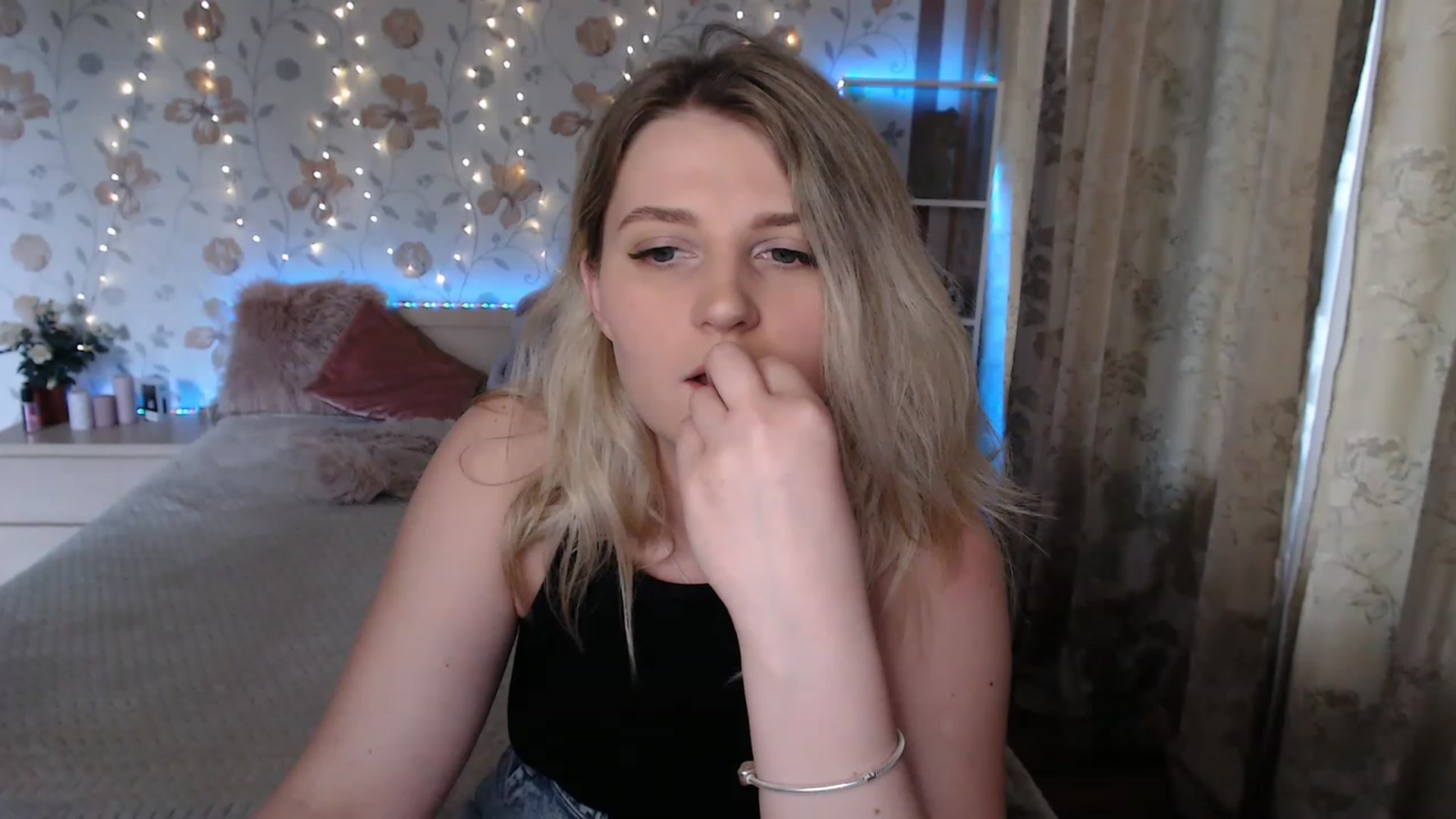 Gallery image thumbnail from Nice_Ass007's myfreecams stream on, 05/25/2023, 15:56 image 10 of 20