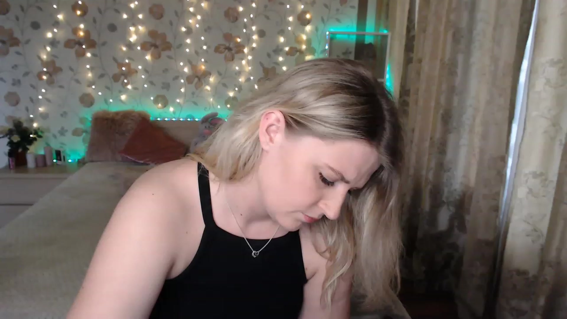 Gallery image thumbnail from Nice_Ass007's myfreecams stream on, 05/25/2023, 16:57 image 14 of 20