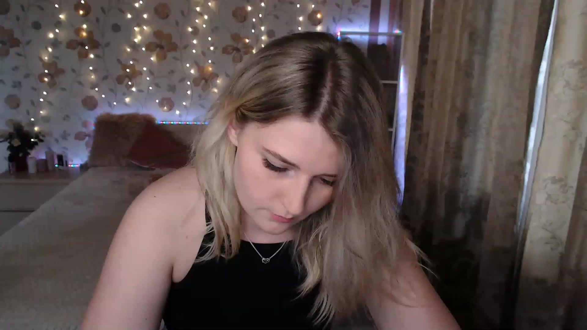 Gallery image thumbnail from Nice_Ass007's myfreecams stream on, 05/25/2023, 16:57 image 9 of 20