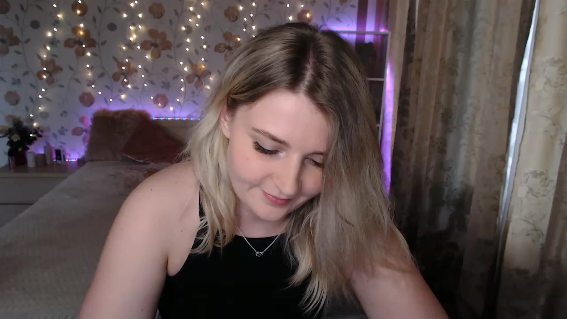 Gallery image thumbnail from Nice_Ass007's myfreecams stream on, 05/25/2023, 16:57 image 7 of 20