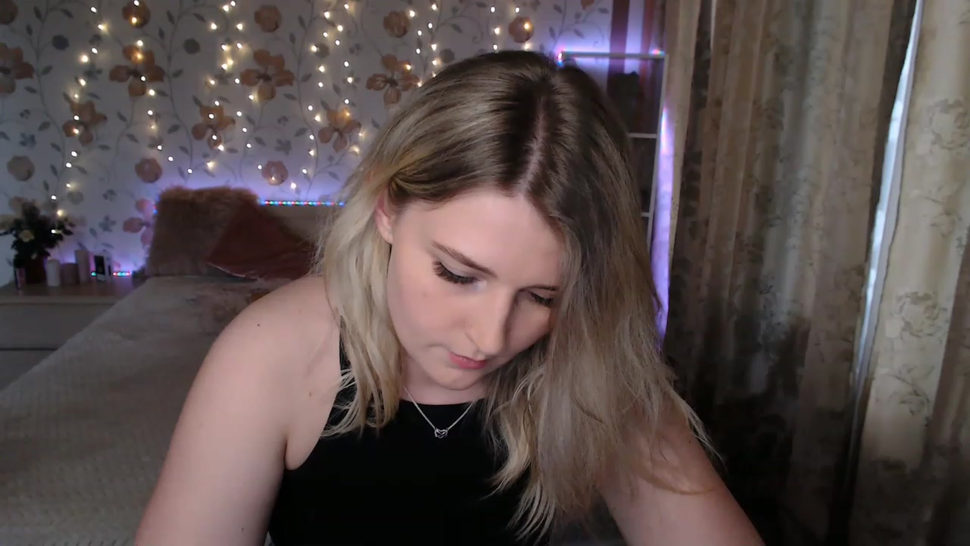 Gallery image thumbnail from Nice_Ass007's myfreecams stream on, 05/25/2023, 16:57 image 8 of 20