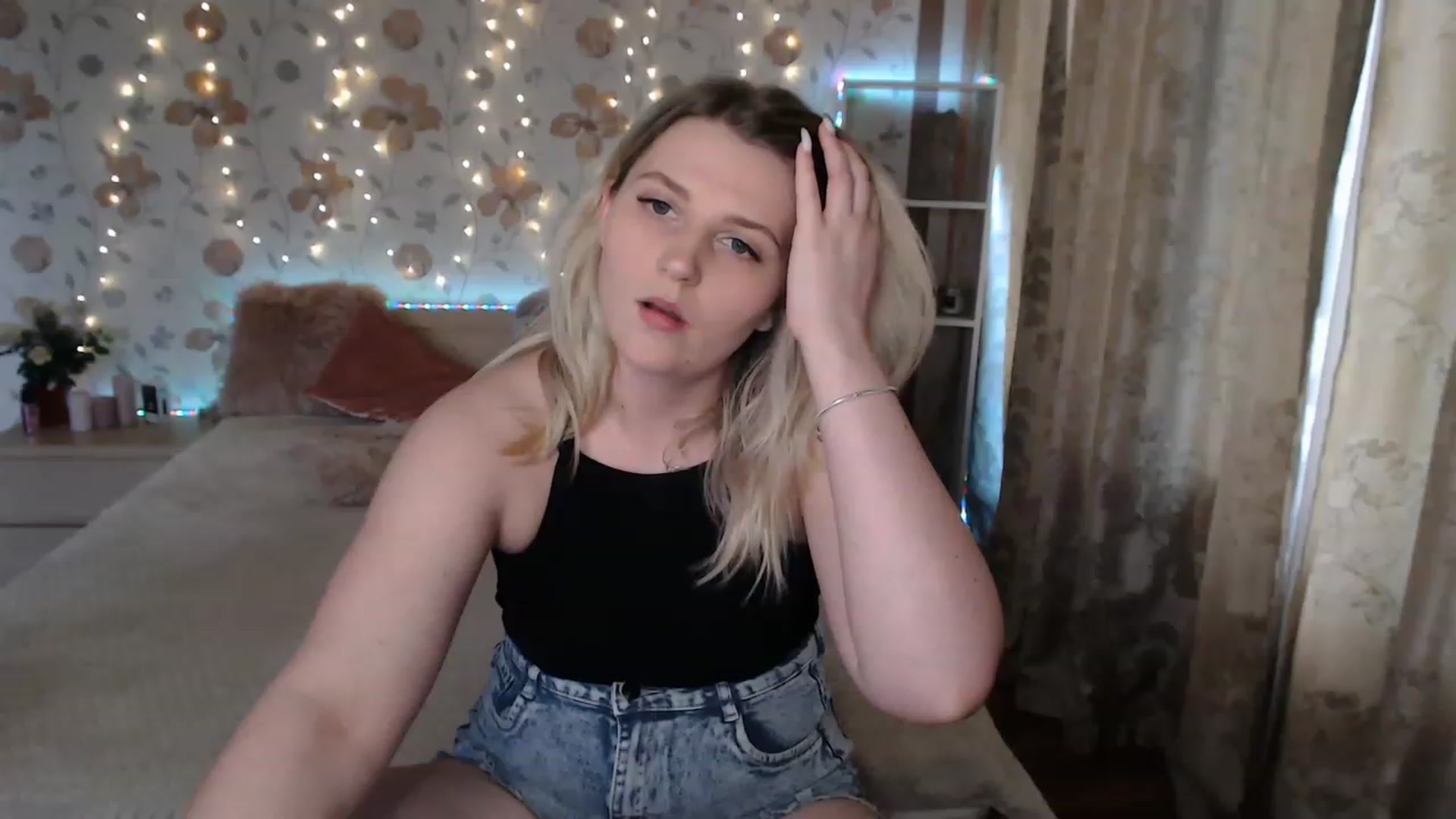 Gallery image thumbnail from Nice_Ass007's myfreecams stream on, 05/25/2023, 16:57 image 3 of 20