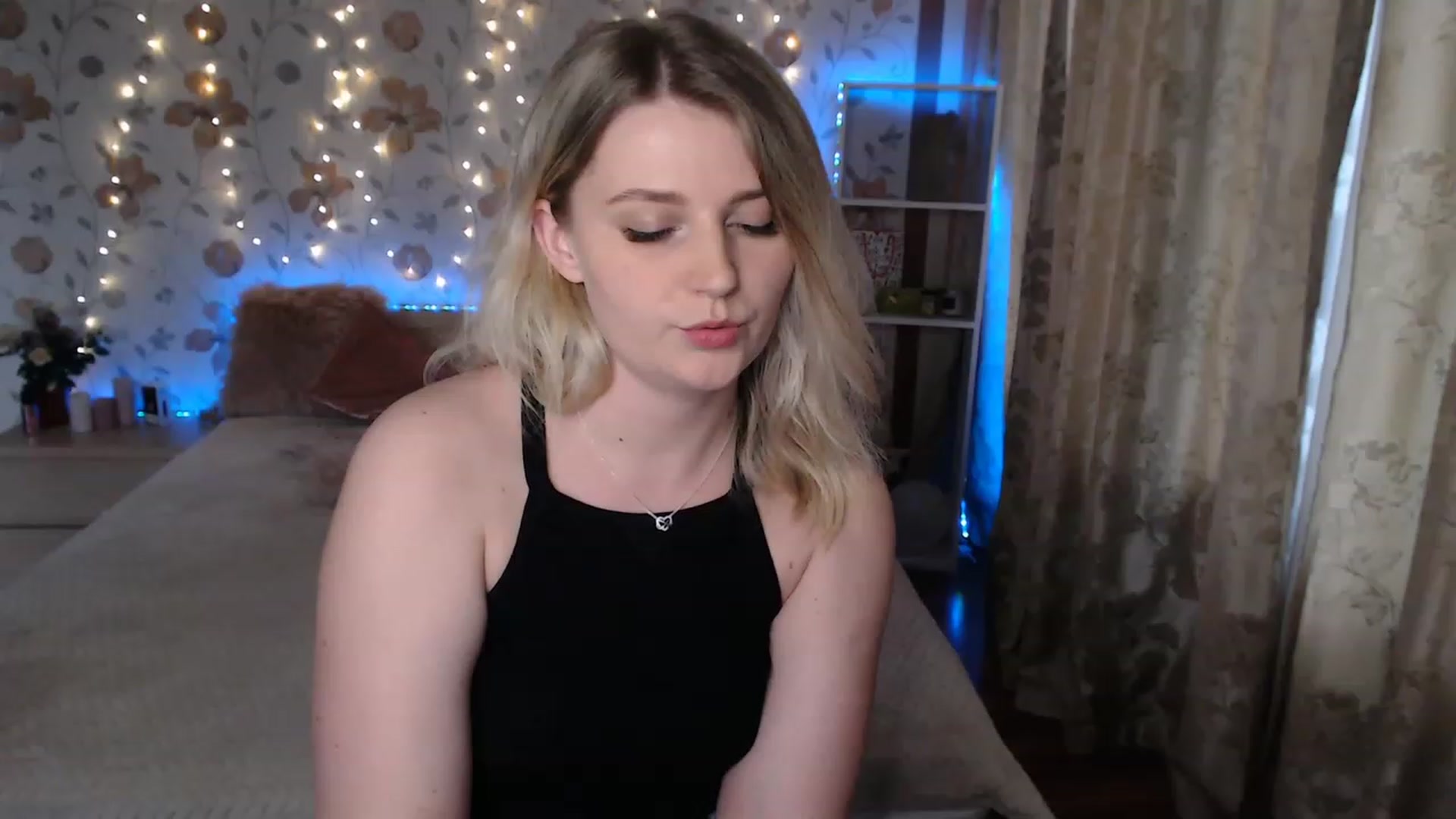 Gallery image thumbnail from Nice_Ass007's myfreecams stream on, 05/25/2023, 16:57 image 18 of 20
