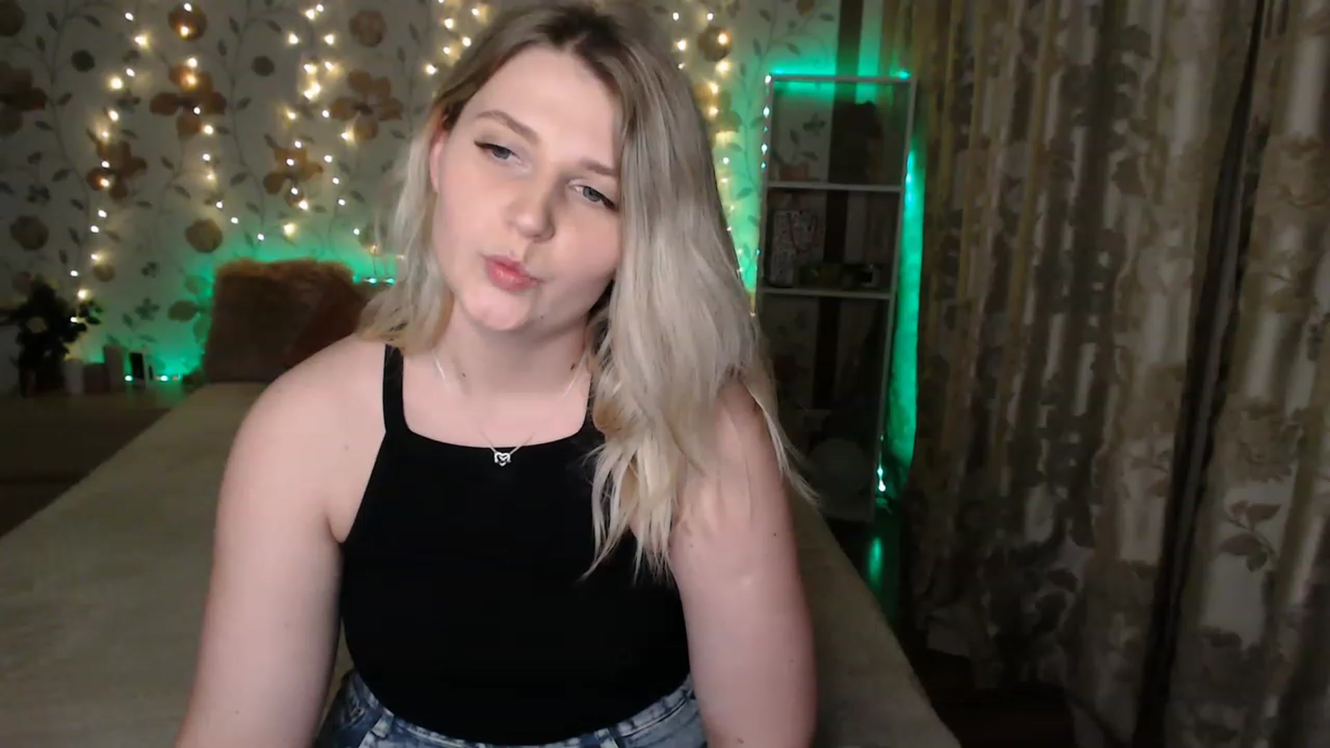 Gallery image thumbnail from Nice_Ass007's myfreecams stream on, 05/25/2023, 19:26 image 19 of 20