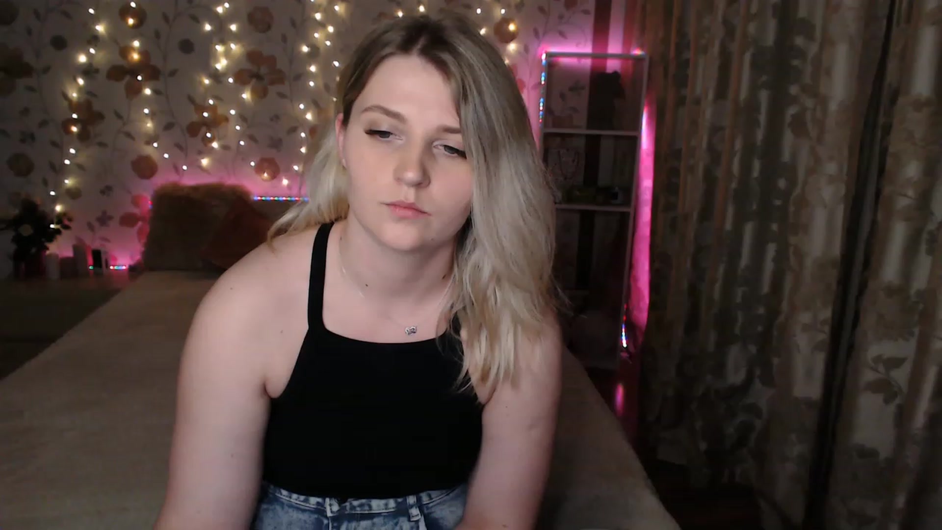 Gallery image thumbnail from Nice_Ass007's myfreecams stream on, 05/25/2023, 19:26 image 6 of 20