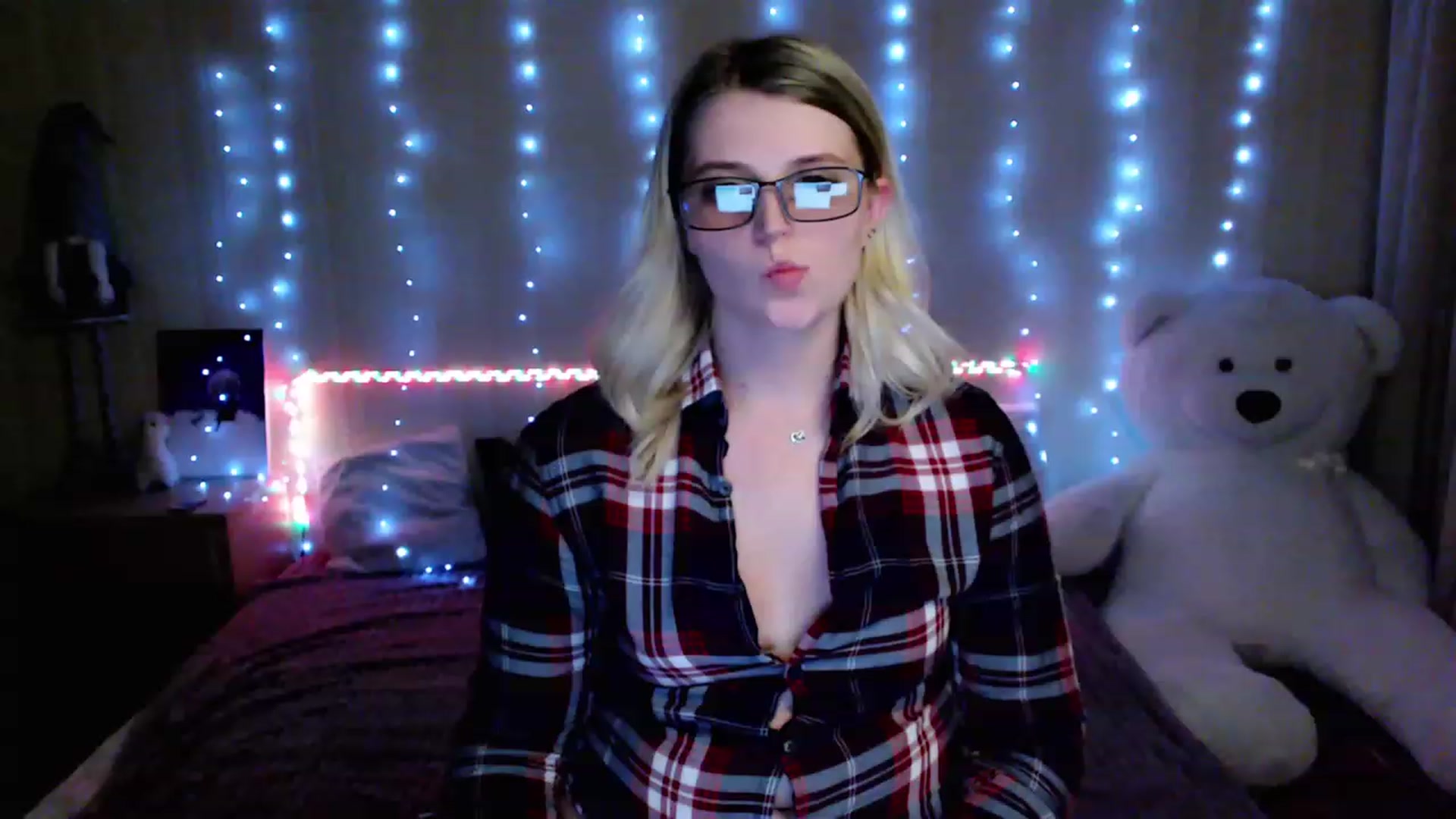 Gallery image thumbnail from Nice_Ass007's myfreecams stream on, 05/30/2023, 23:50 image 14 of 20