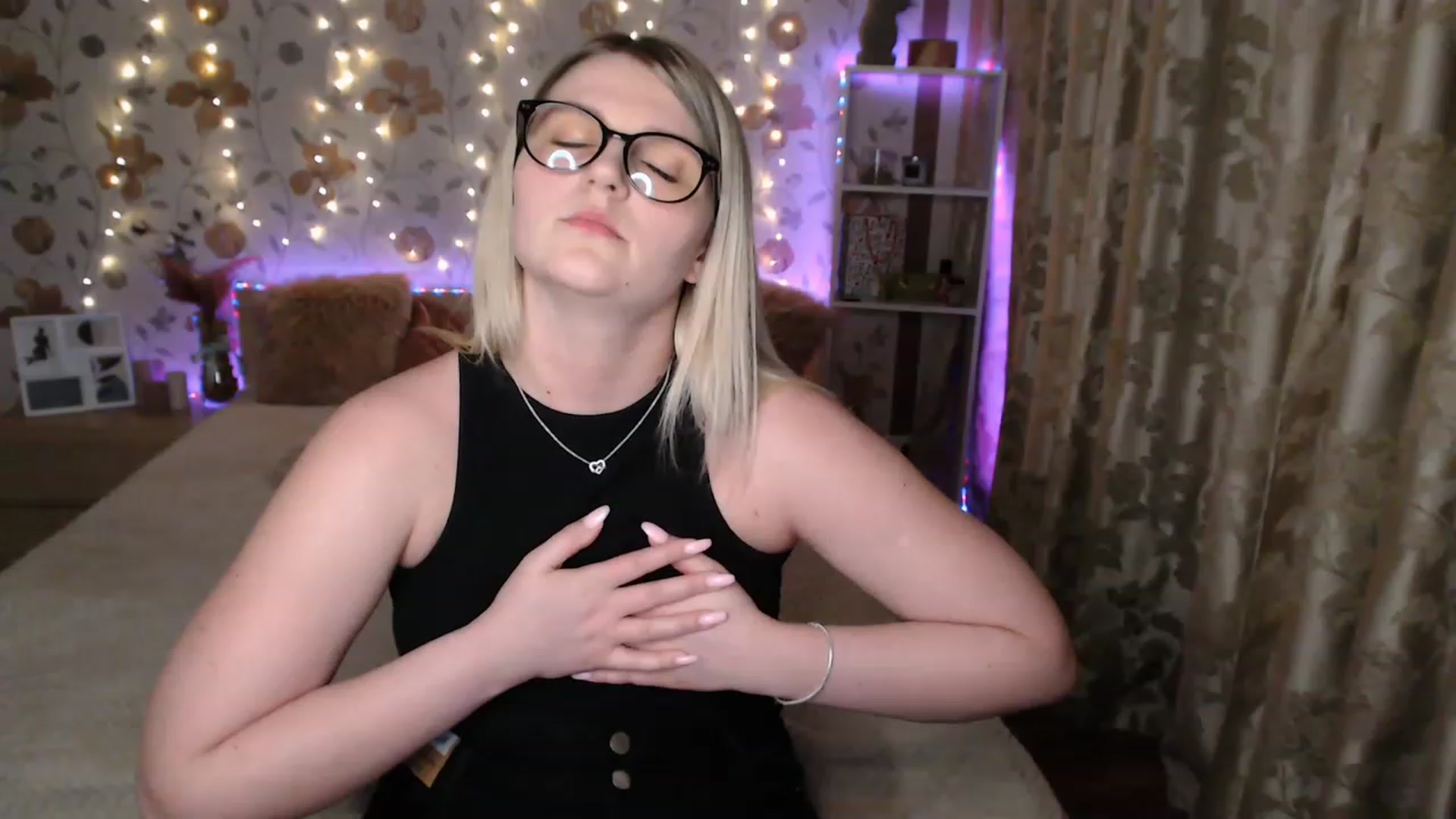 Gallery image thumbnail from Nice_Ass007's myfreecams stream on, 05/31/2023, 21:58 image 15 of 20
