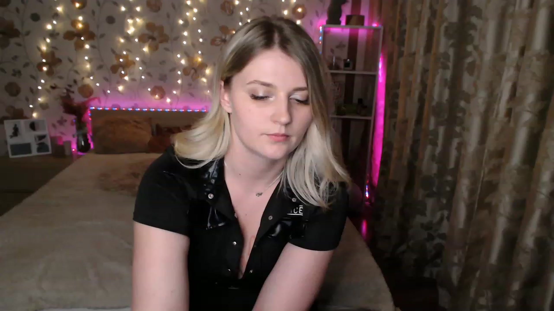 Gallery image thumbnail from Nice_Ass007's myfreecams stream on, 06/02/2023, 23:38 image 18 of 20