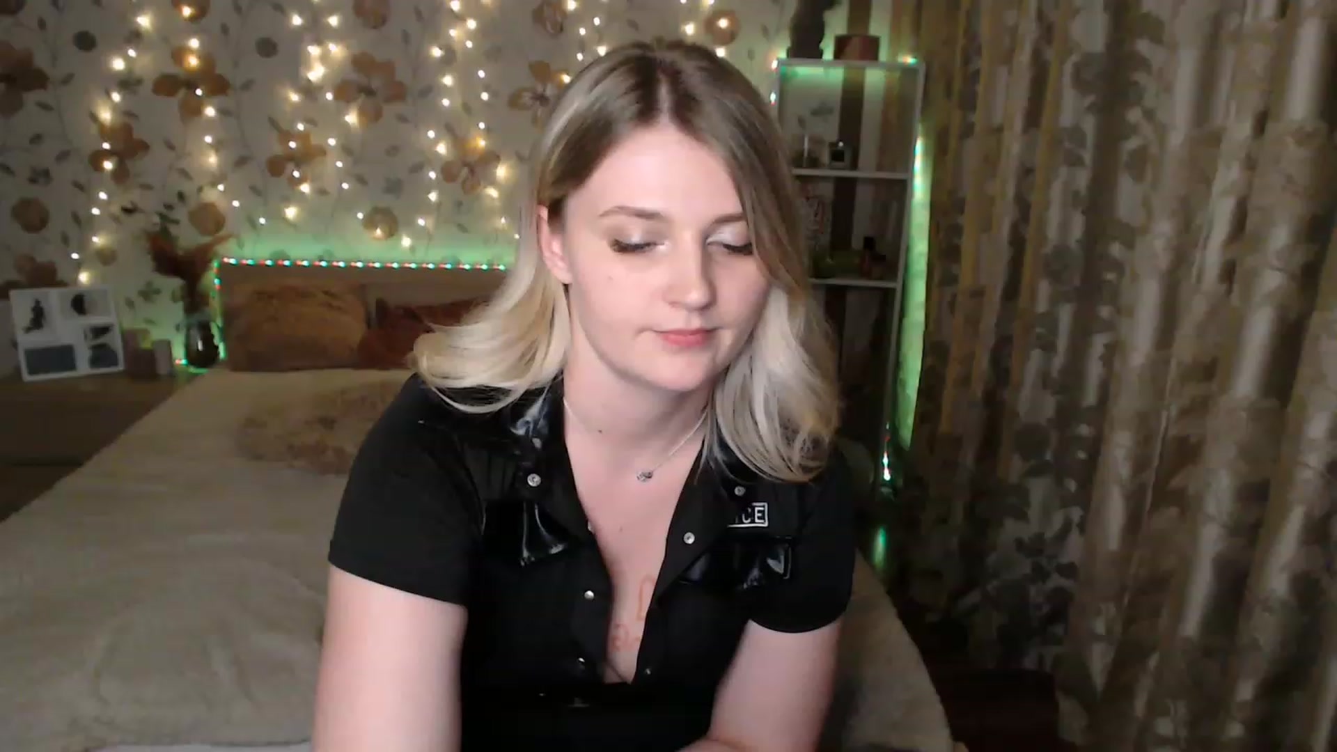 Gallery image thumbnail from Nice_Ass007's myfreecams stream on, 06/02/2023, 23:38 image 17 of 20