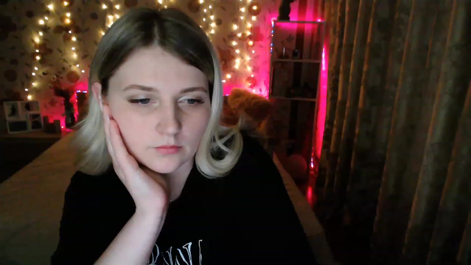 Gallery image thumbnail from Nice_Ass007's myfreecams stream on, 06/03/2023, 02:48 image 17 of 20