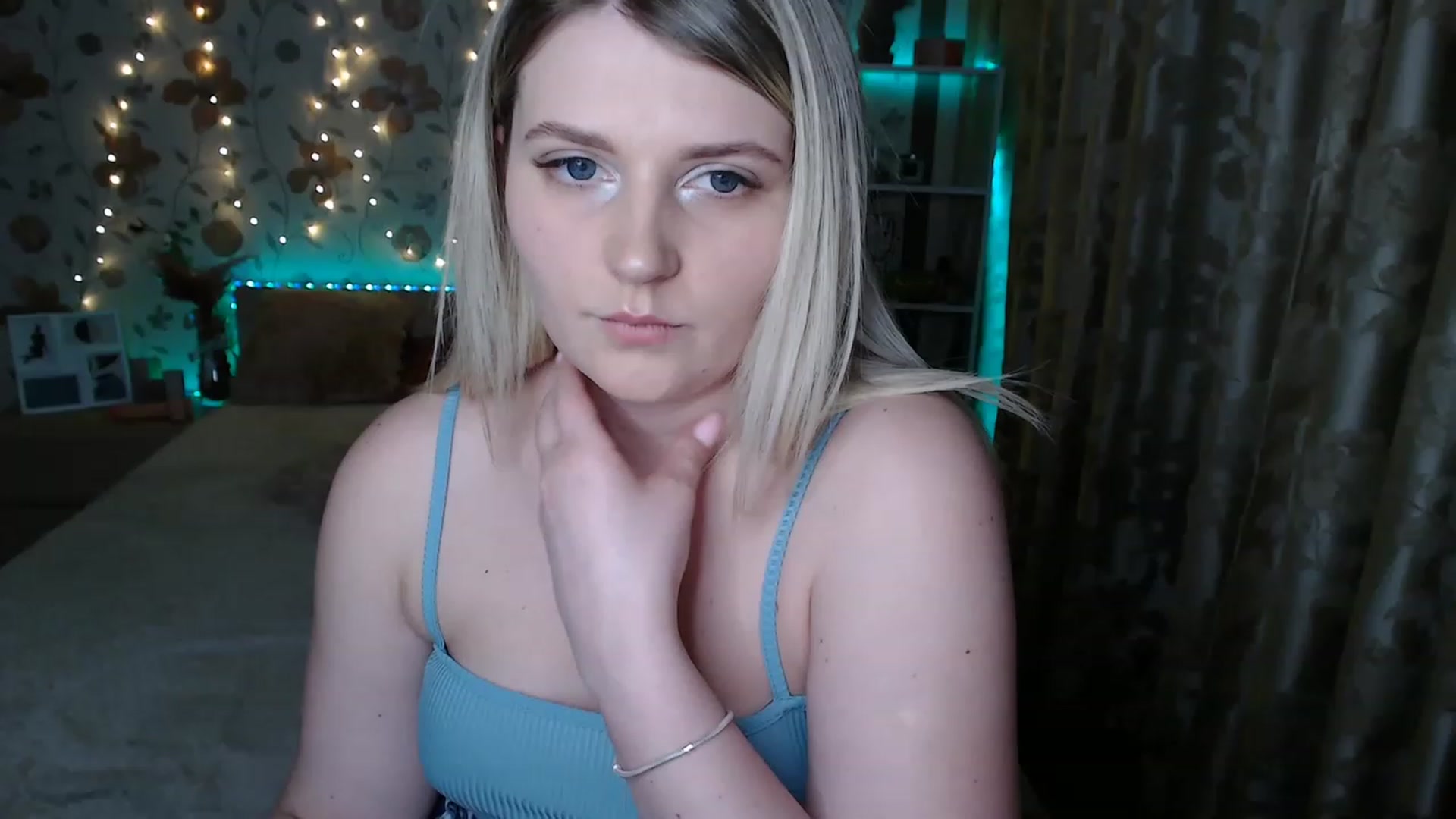 Gallery image thumbnail from Nice_Ass007's myfreecams stream on, 06/03/2023, 21:10 image 18 of 20