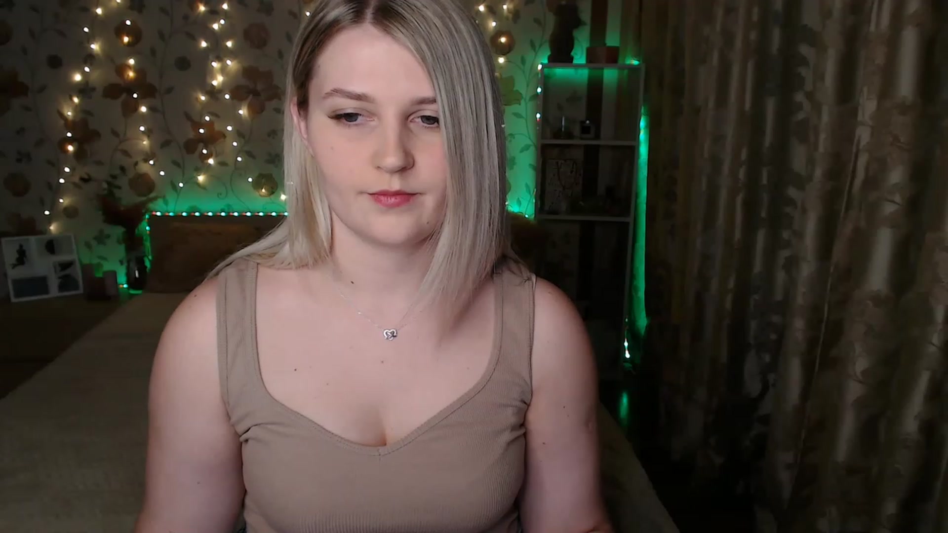 Gallery image thumbnail from Nice_Ass007's myfreecams stream on, 06/07/2023, 19:42 image 10 of 20