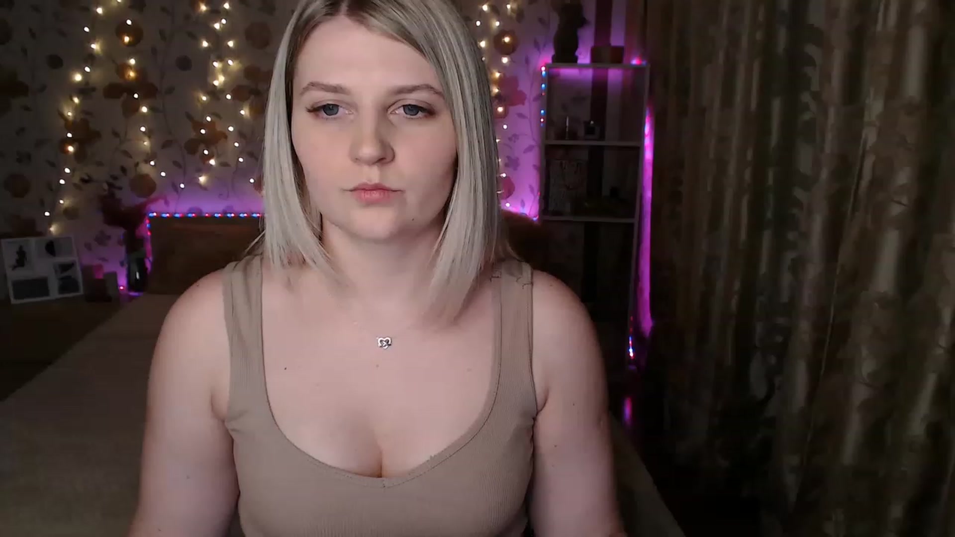 Gallery image thumbnail from Nice_Ass007's myfreecams stream on, 06/07/2023, 21:14 image 15 of 20