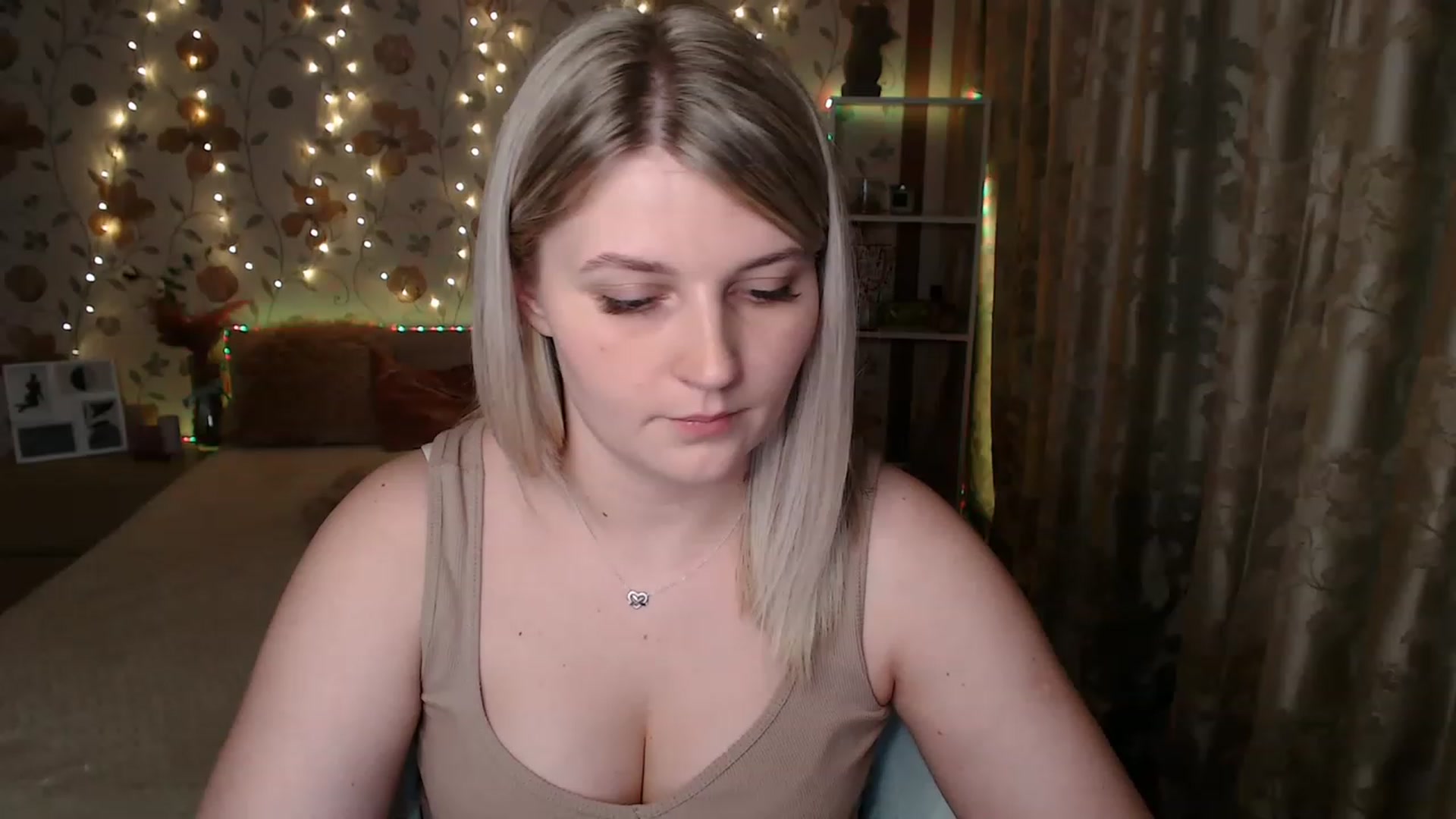 Gallery image thumbnail from Nice_Ass007's myfreecams stream on, 06/08/2023, 02:32 image 13 of 20