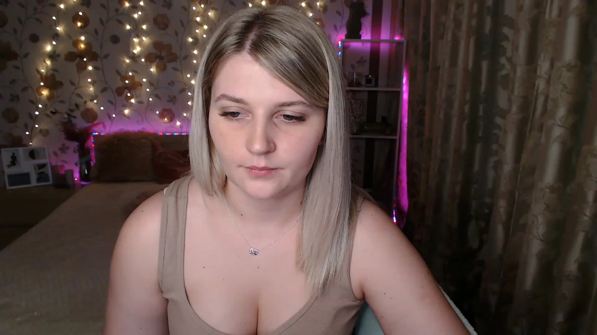 Gallery image thumbnail from Nice_Ass007's myfreecams stream on, 06/08/2023, 02:32 image 12 of 20