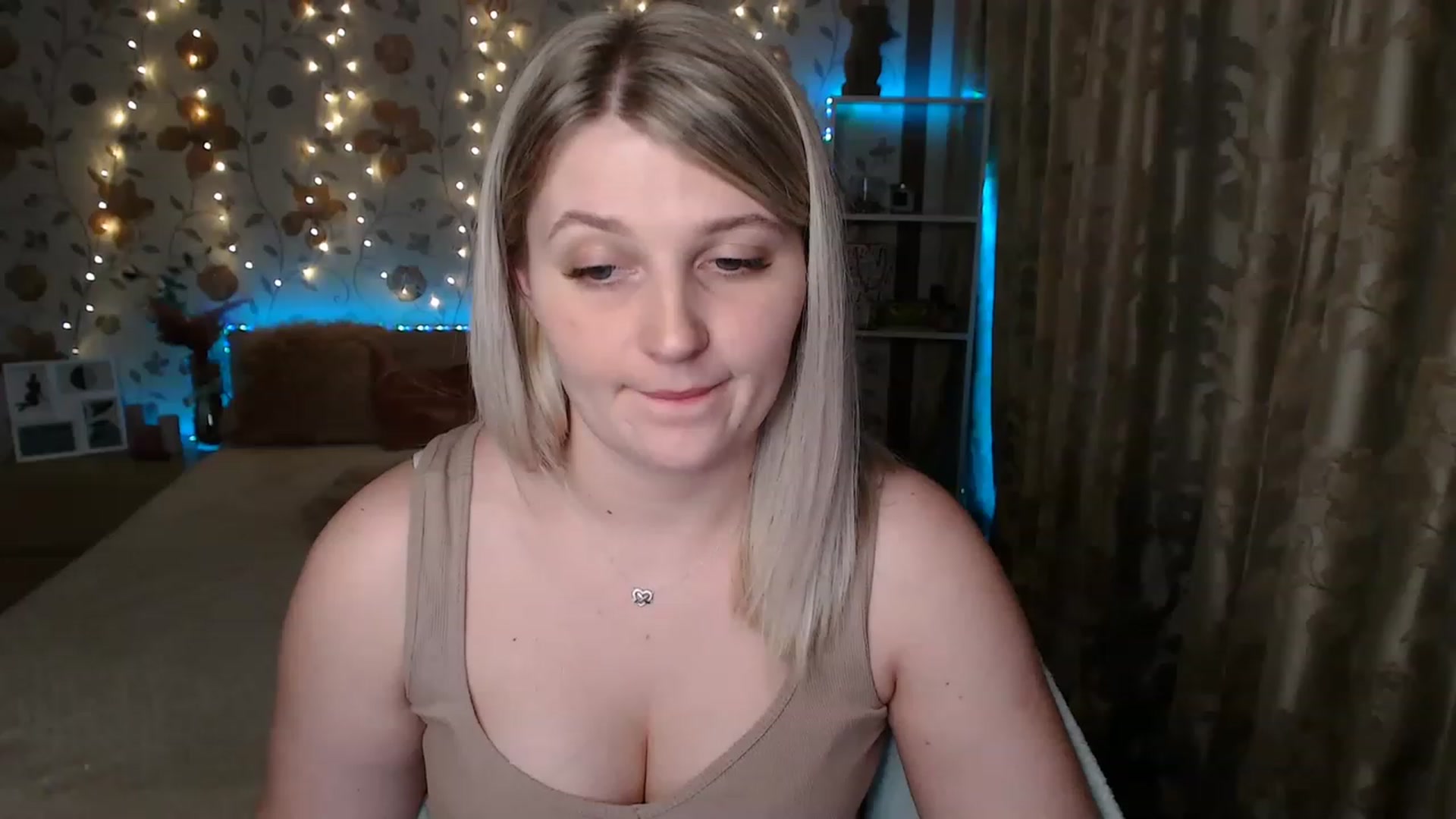 Gallery image thumbnail from Nice_Ass007's myfreecams stream on, 06/08/2023, 02:32 image 3 of 20