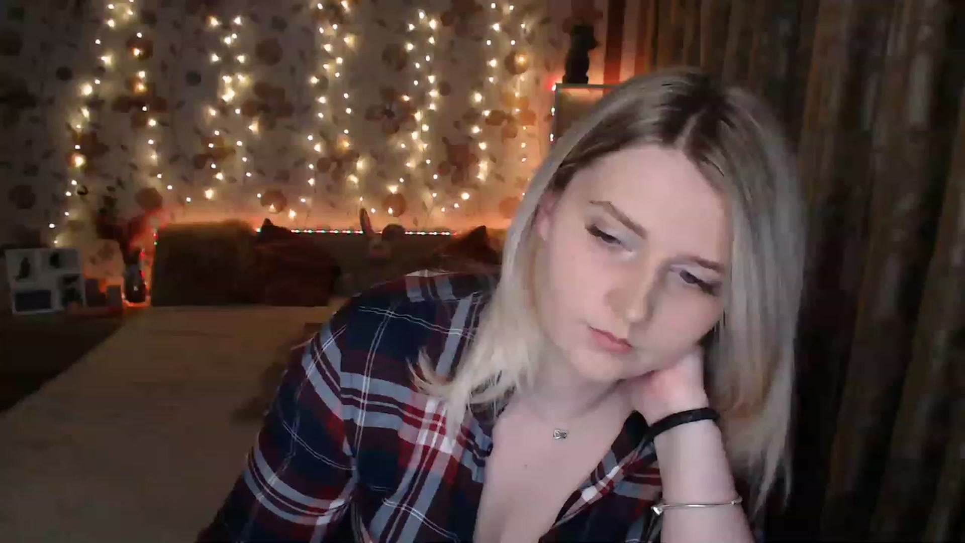 Gallery image thumbnail from Nice_Ass007's myfreecams stream on, 06/13/2023, 19:33 image 3 of 20