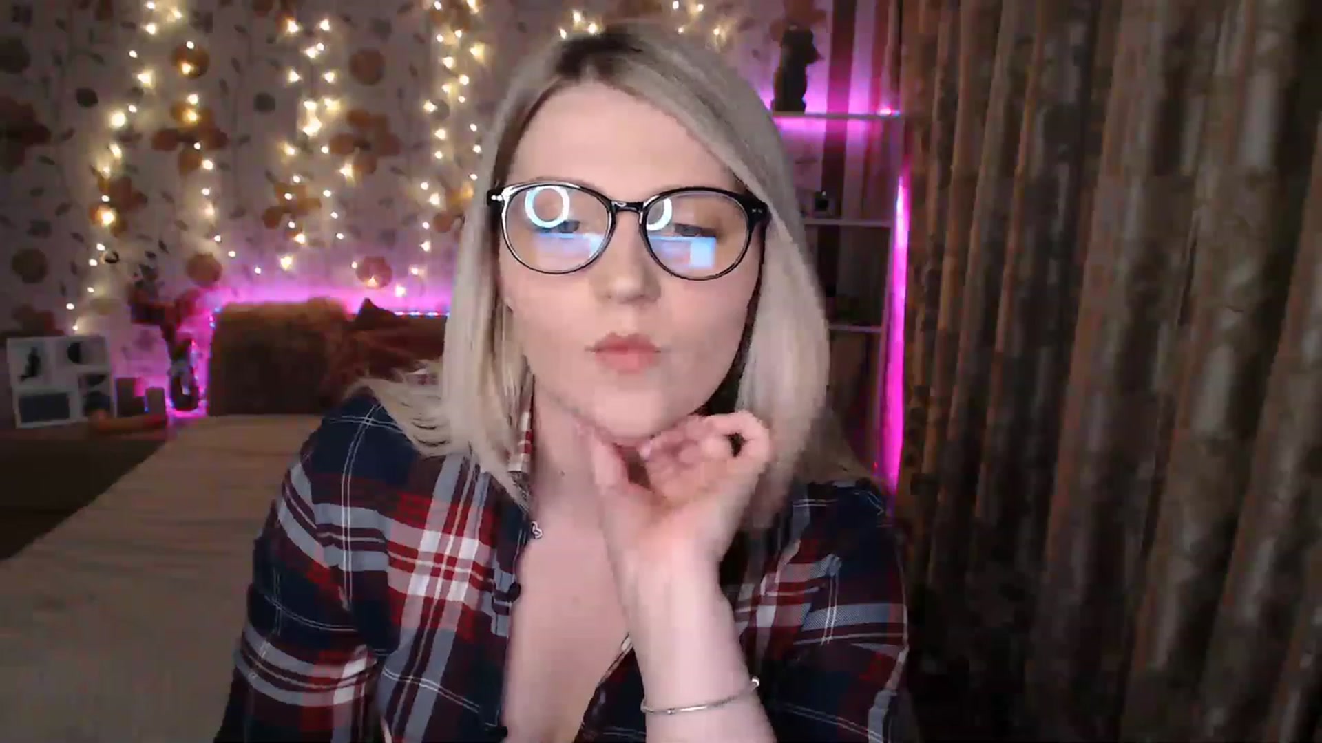 Gallery image thumbnail from Nice_Ass007's myfreecams stream on, 06/13/2023, 20:26 image 10 of 20