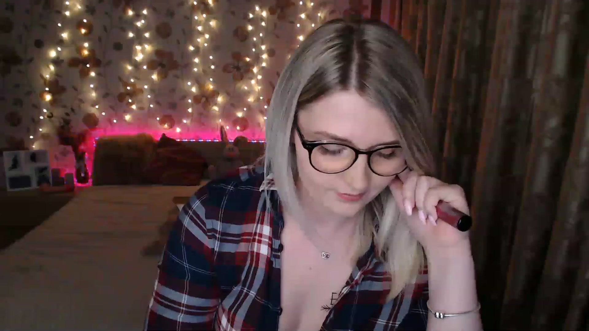 Gallery image thumbnail from Nice_Ass007's myfreecams stream on, 06/13/2023, 22:05 image 6 of 20