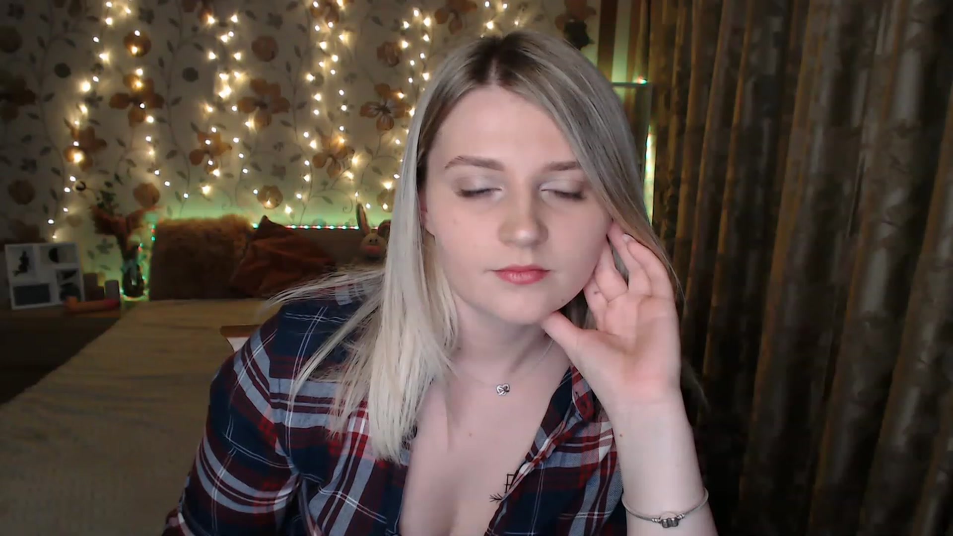 Gallery image thumbnail from Nice_Ass007's myfreecams stream on, 06/13/2023, 23:05 image 9 of 20