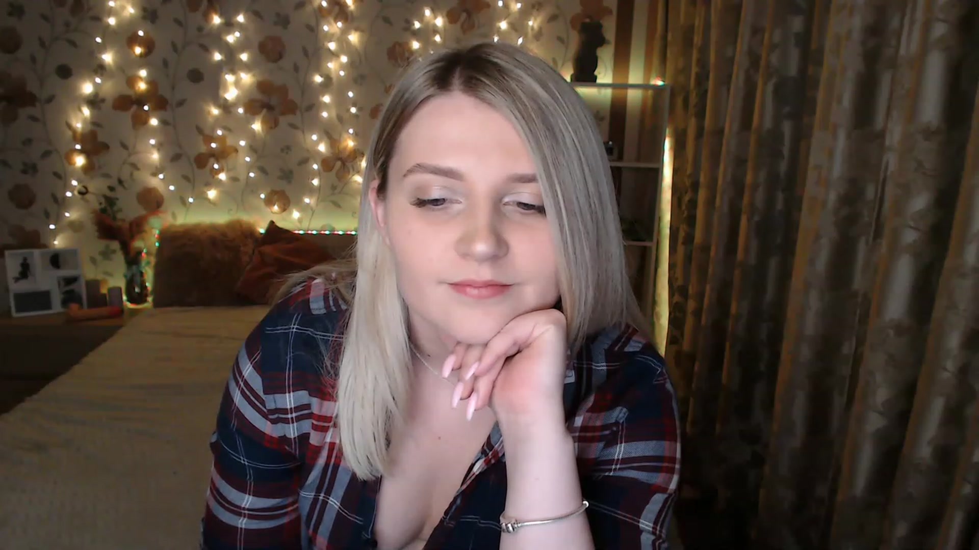 Gallery image thumbnail from Nice_Ass007's myfreecams stream on, 06/13/2023, 23:05 image 3 of 20