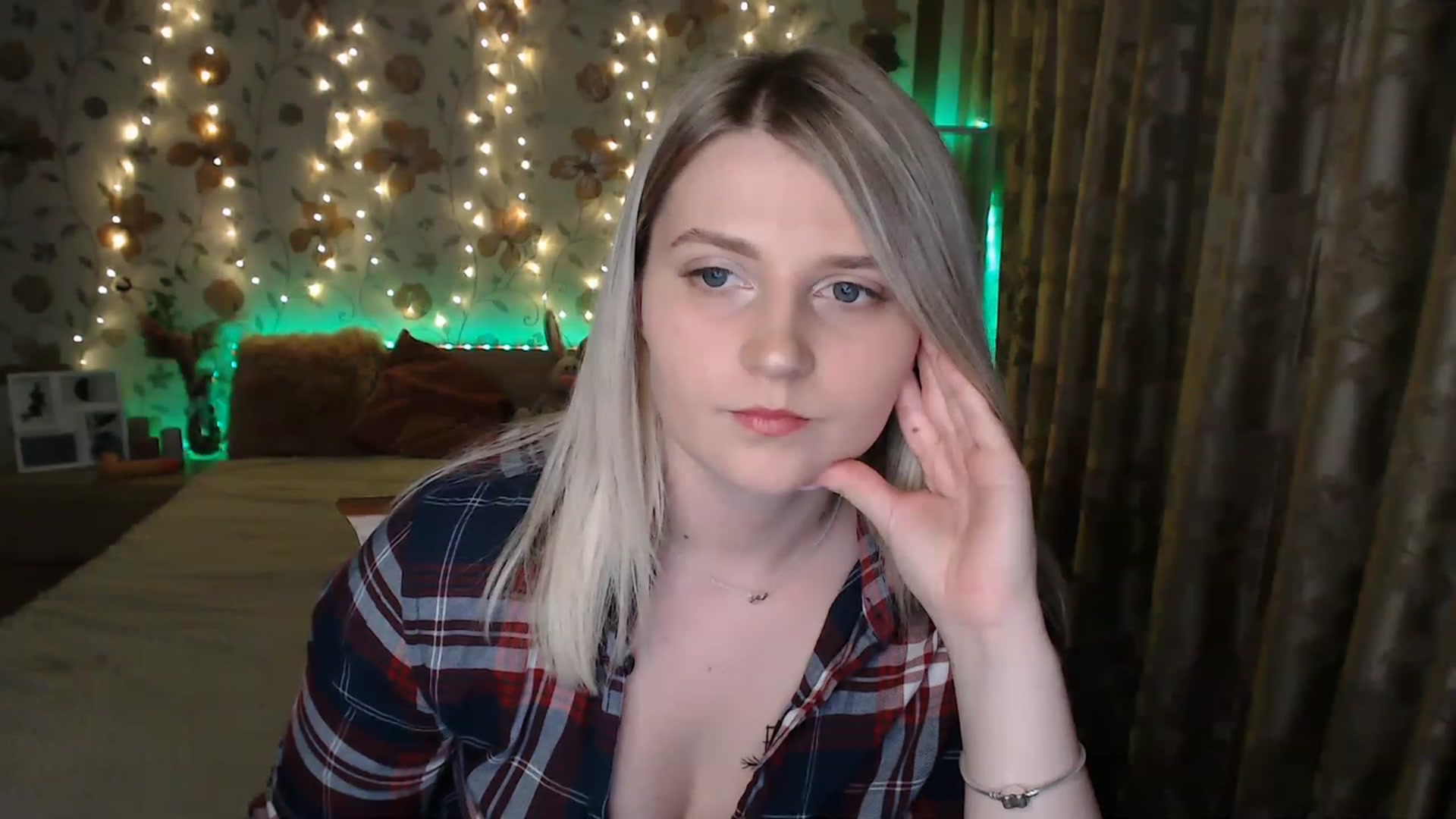 Gallery image thumbnail from Nice_Ass007's myfreecams stream on, 06/13/2023, 23:05 image 10 of 20