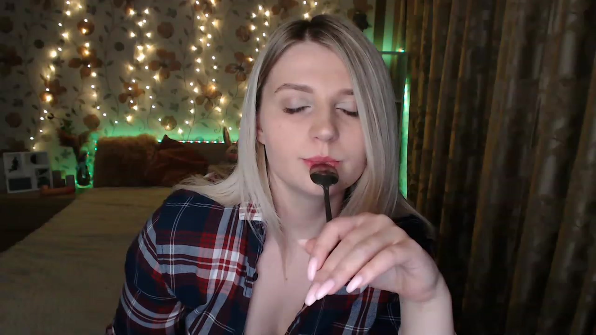 Gallery image thumbnail from Nice_Ass007's myfreecams stream on, 06/13/2023, 23:05 image 20 of 20