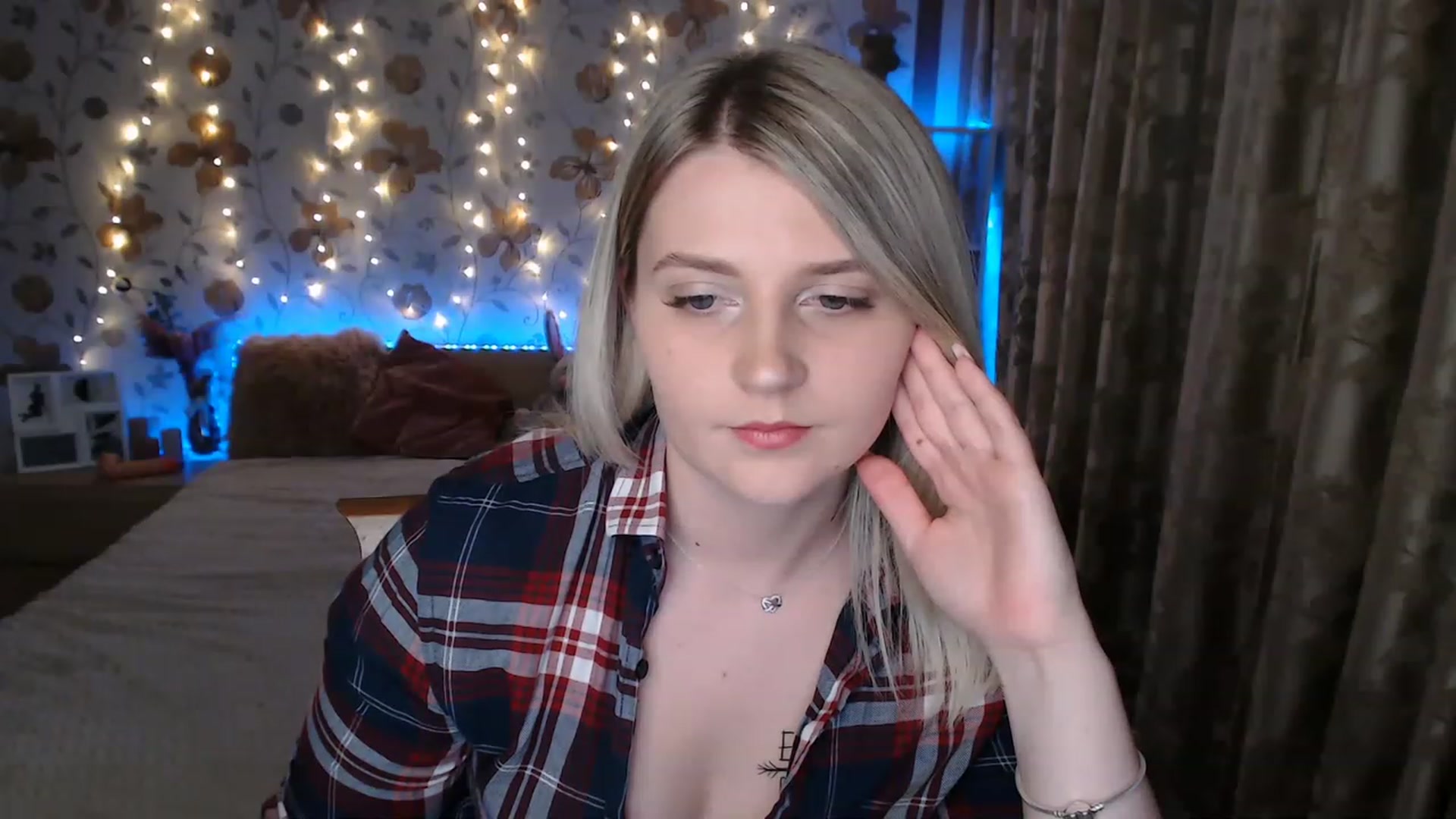 Gallery image thumbnail from Nice_Ass007's myfreecams stream on, 06/13/2023, 23:05 image 13 of 20